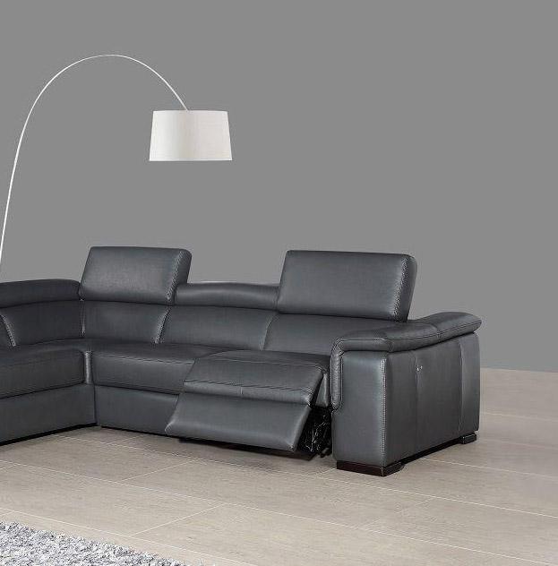 

    
J&M Furniture Agata Reclining Sectional Gray SKU18204
