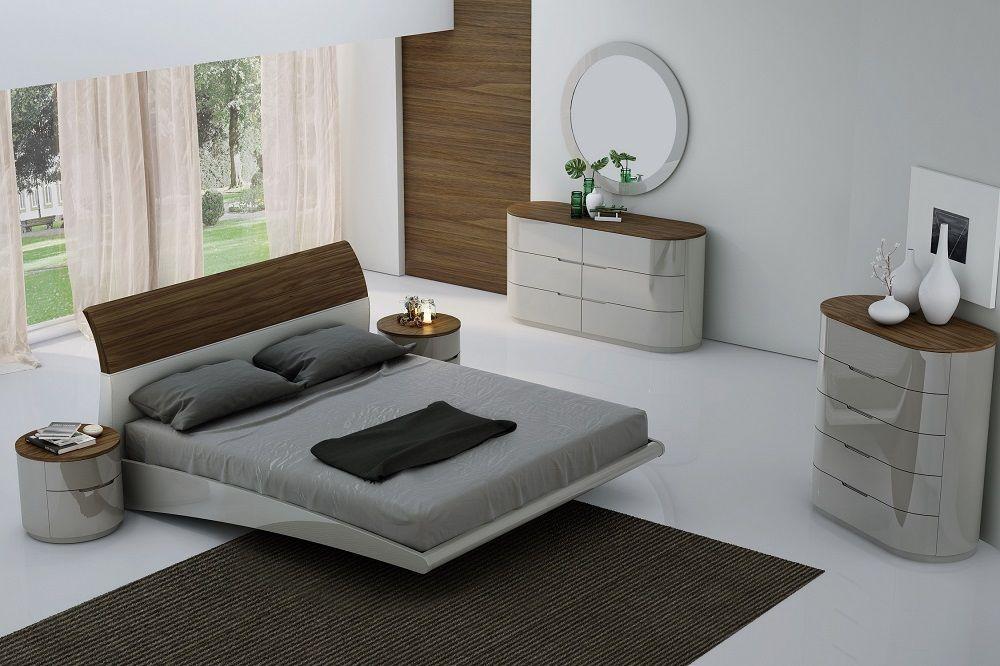 

    
Ultra Modern Walnut Light Grey Lacquered King Size Bedroom Set 5Pc J&M Amsterdam
