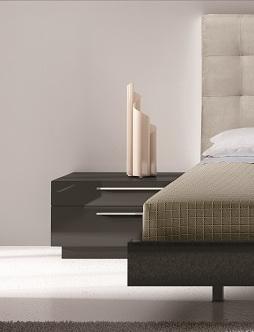 

    
J&M Furniture Beja Platform Bedroom Set Beige SKU18149-Q-Set-3
