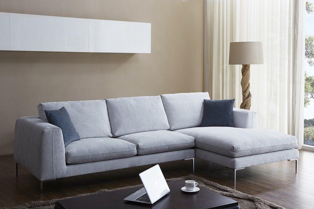 

    
J&M Furniture Bianca Sectional Sofa White SKU18131
