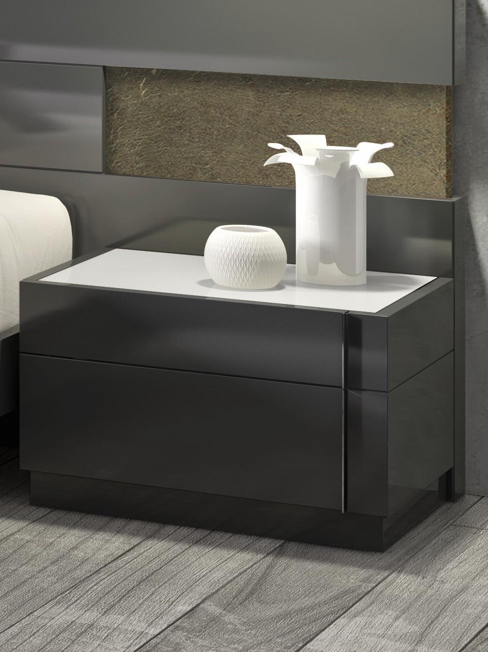 

    
J&M Furniture Braga Platform Bedroom Set Gray SKU178671-Q-Set-5
