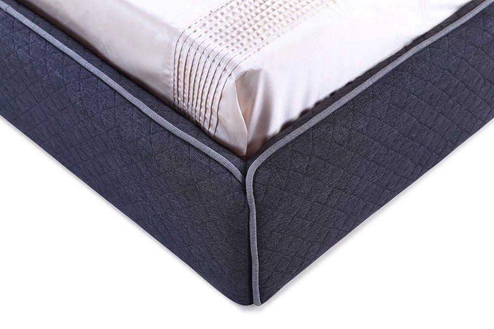 

    
J&M Furniture Chanelle Platform Bed Gray SKU18028-Q-Bed
