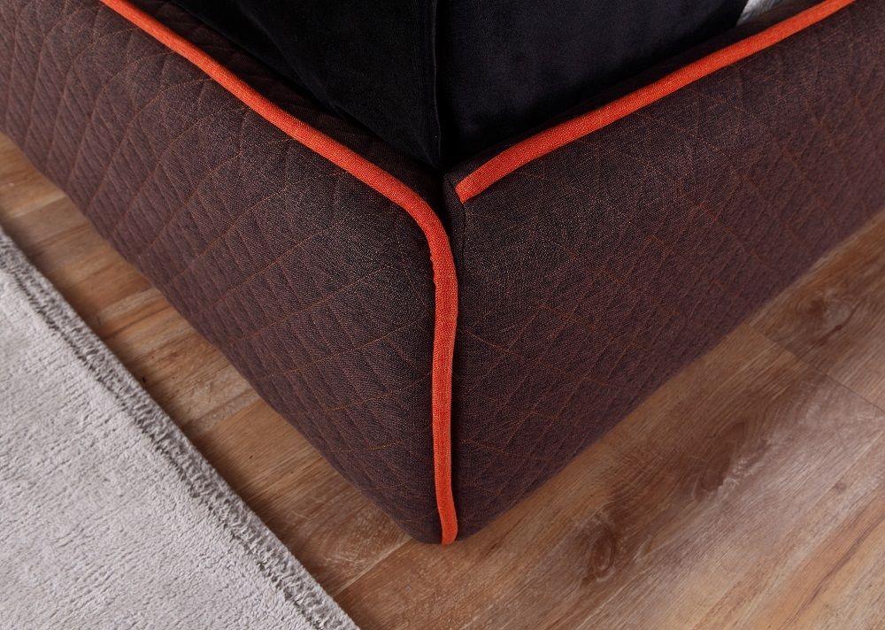 

    
J&M Furniture Chanelle  Warm Brown SKU18028-EK-Bed
