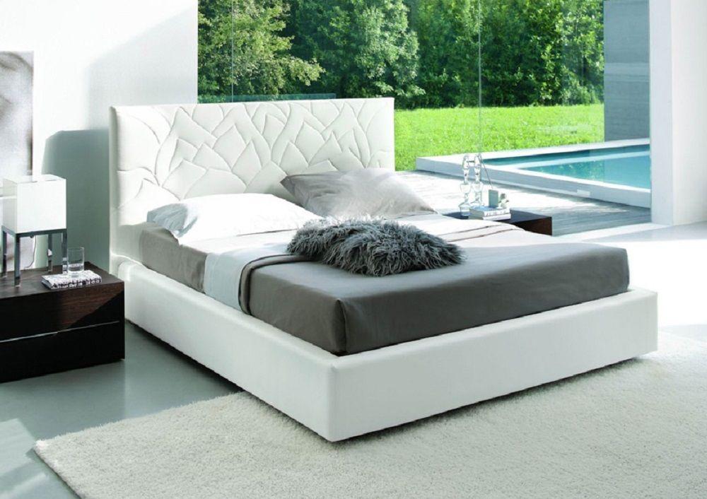 

    
J&M Lily Modern Style White Premium Eco Leather Upholstered King Size Platform Bed
