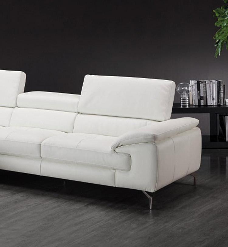 

    
J&M Furniture Nila Sectional Sofa White SKU18274
