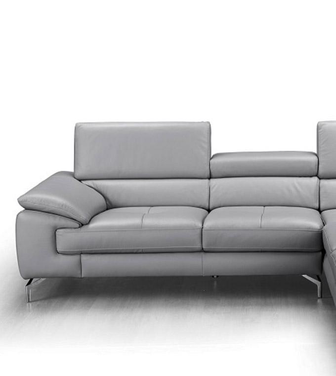 

    
SKU18275 J&M Furniture Sectional Sofa
