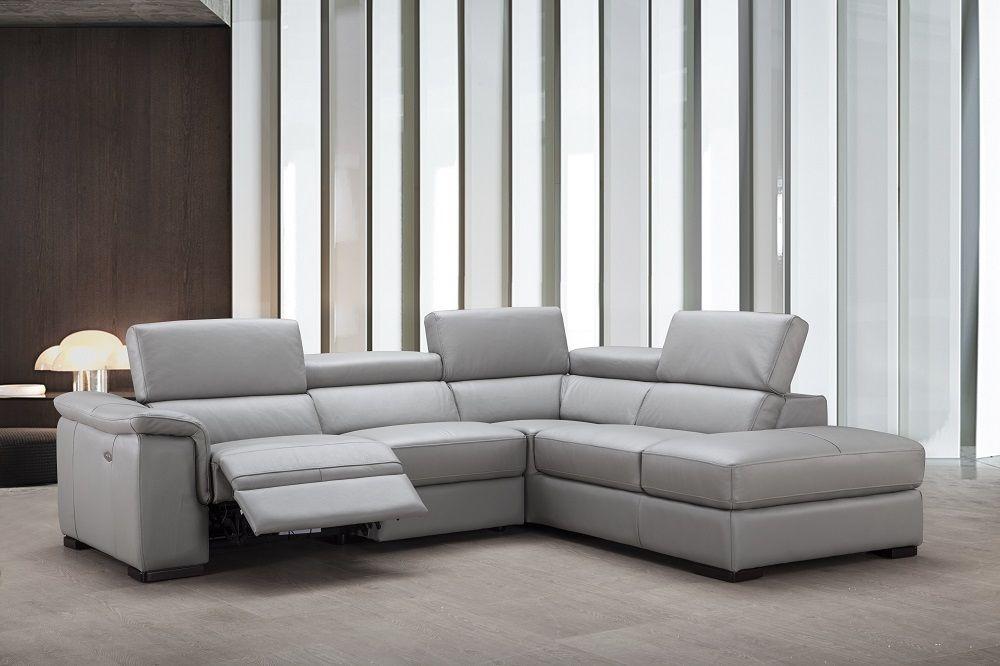 

    
J&M Furniture Perla Sectional Sofa Gray SKU18231-Sectional-RHC
