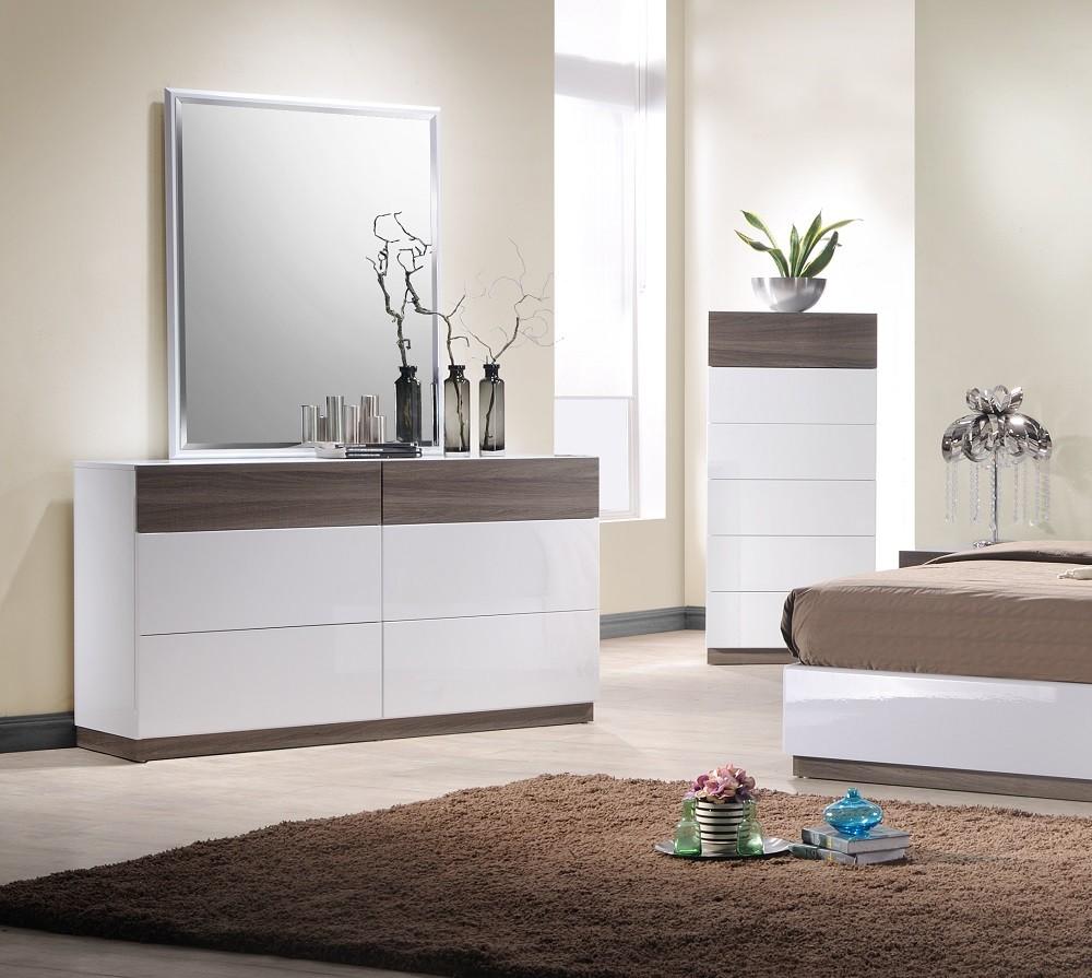 

    
SKU180231-EK-Set-5 Walnut Veneer & White Lacquer Platform King Bedroom Set 5 Pcs J&M Sanremo A
