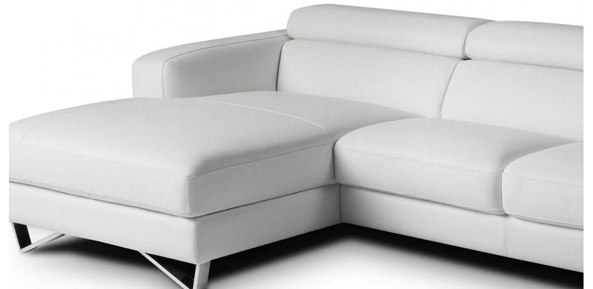 

    
J&M Furniture Sparta Sectional Sofa White SKU176911-L
