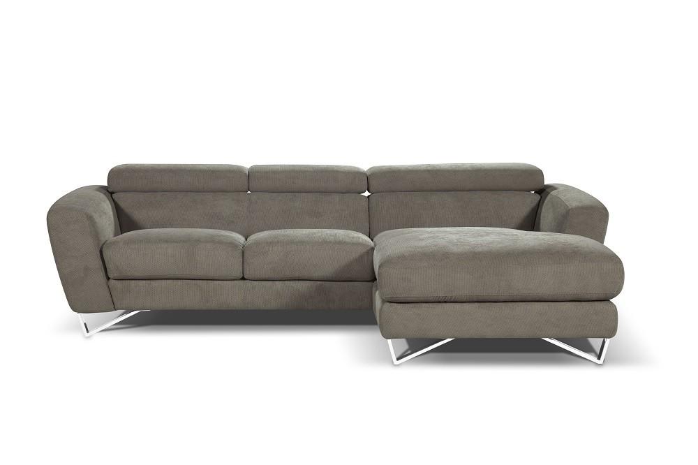

    
J&M Furniture Sparta Mini Sectional Sofa Grey SKU18282-R
