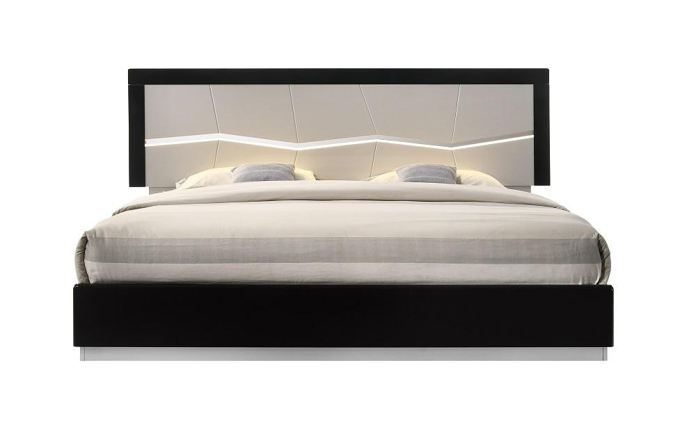 

    
Modern Lacquer Uniquely Designed Headboard King Bedroom Set 3Pcs J&M Turin
