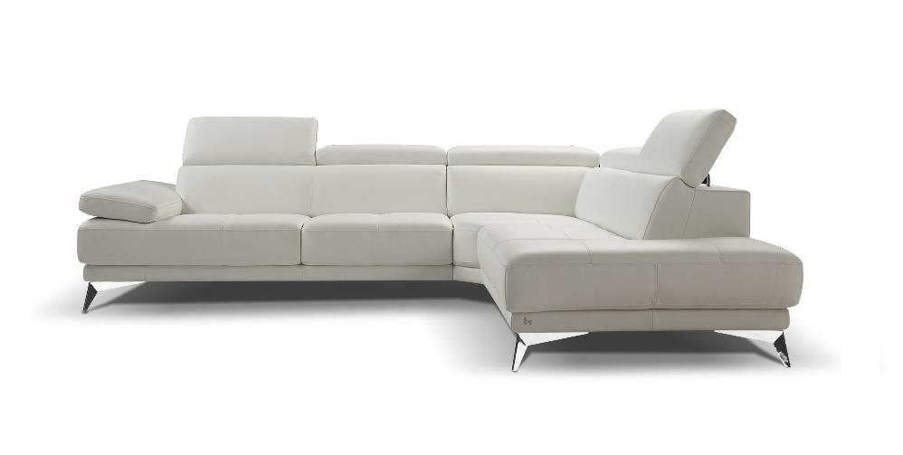 

    
J&M Furniture Winner Sectional Sofa White SKU187552-RHC
