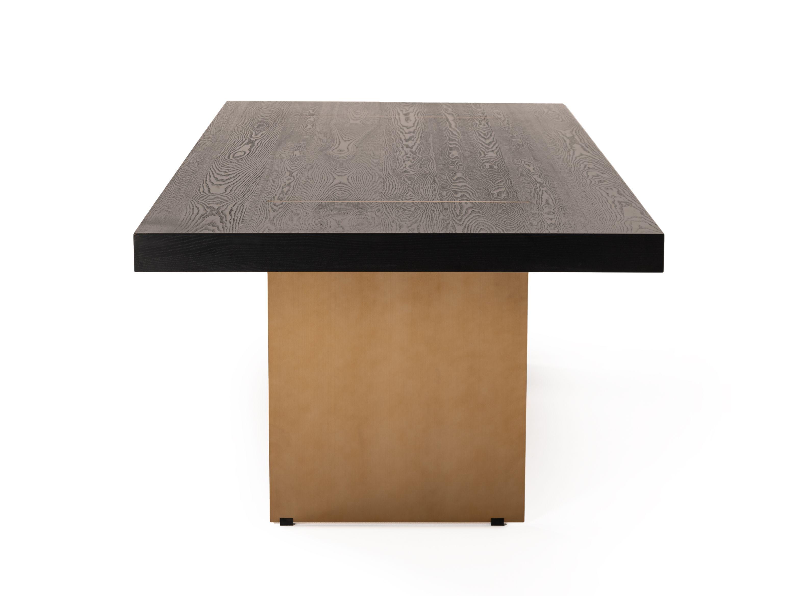 

    
VIG Furniture Perret Dining Table Gold/Black VGGMDT-1330D-LRG-BLK-DT
