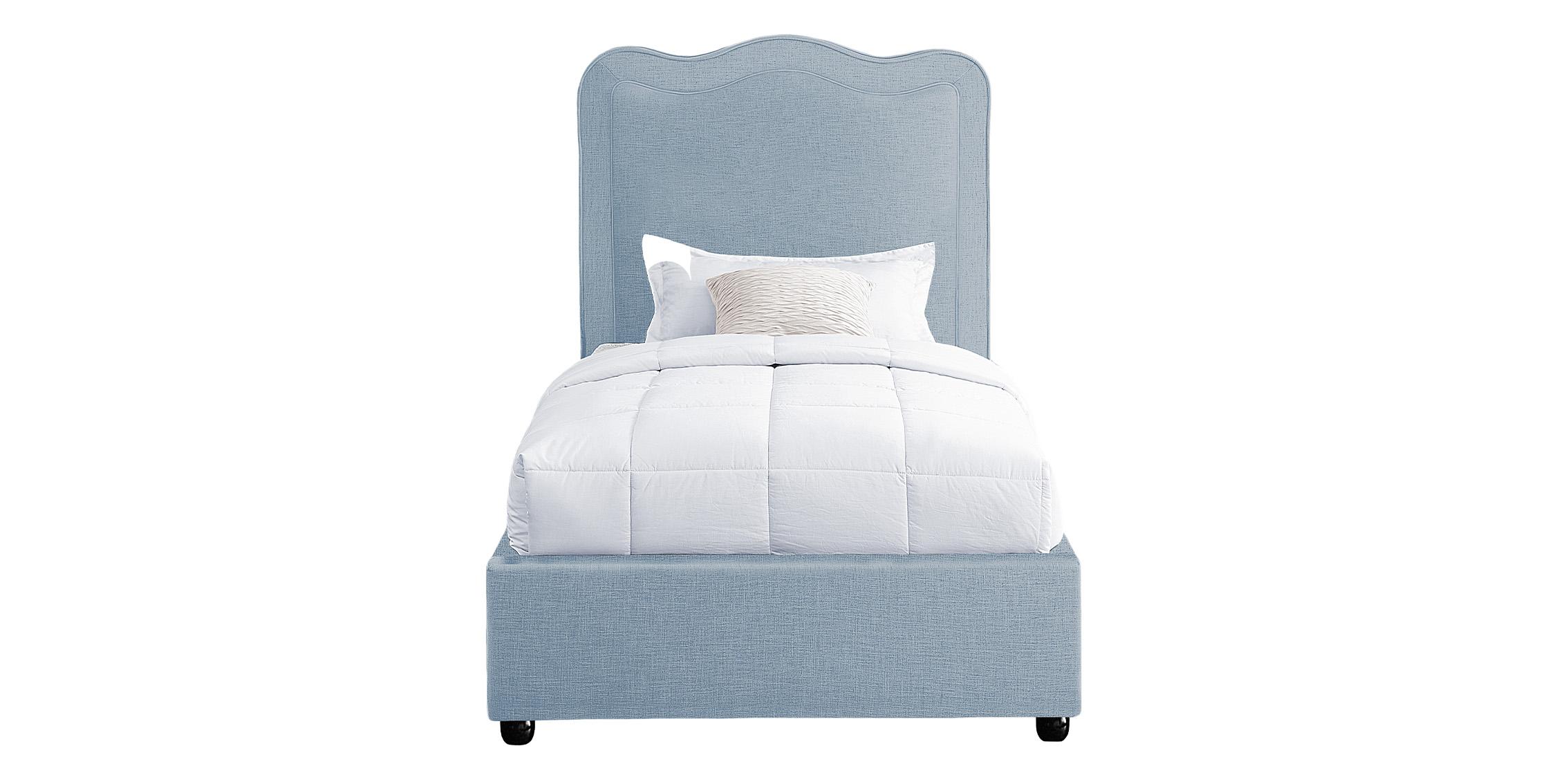 

        
Meridian Furniture FelixSkyBlu-T Platform Bed Sky/Blue Linen 094308266442
