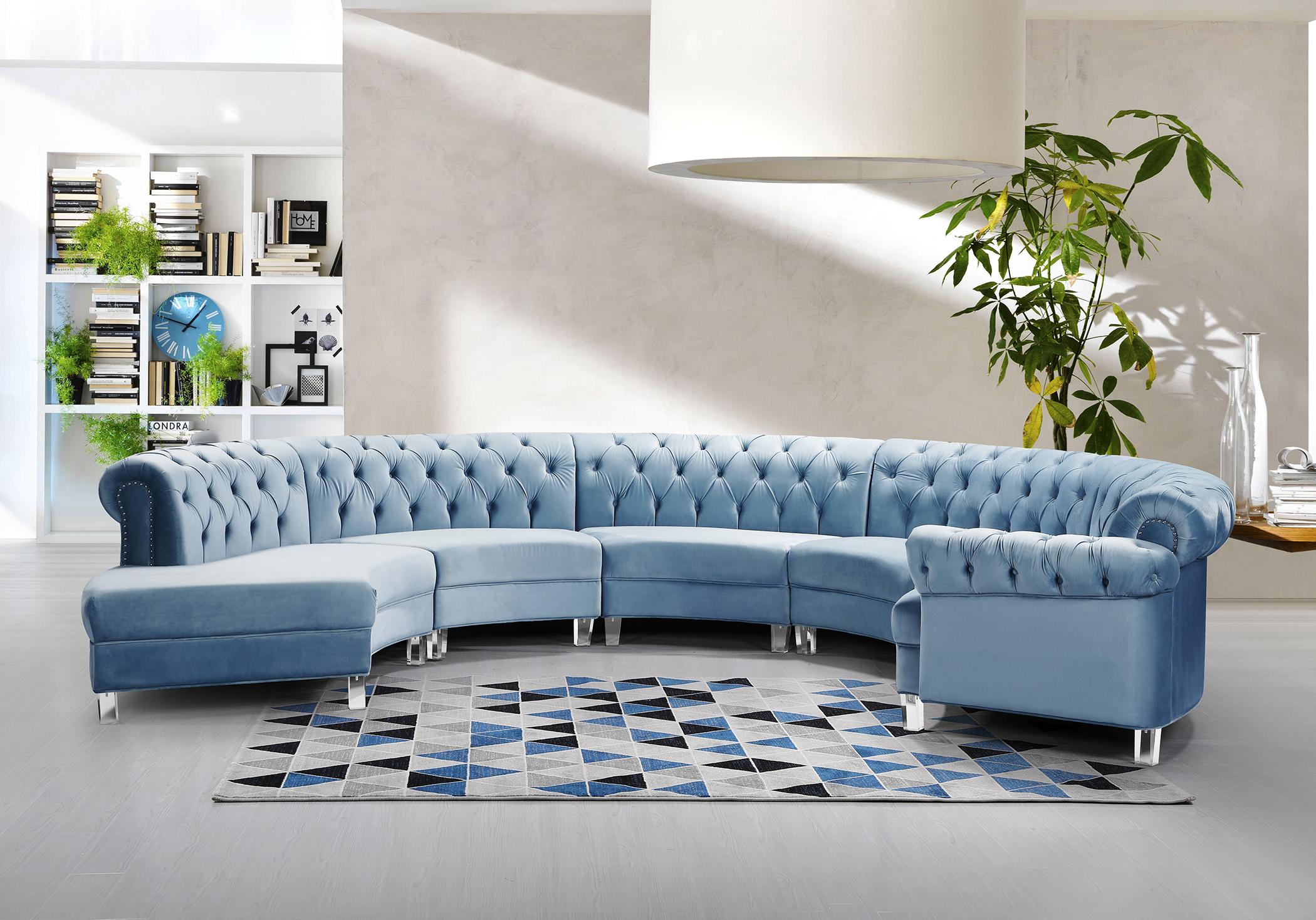 

    
697Skyblu-Sec-5PC Meridian Furniture Sectional Sofa
