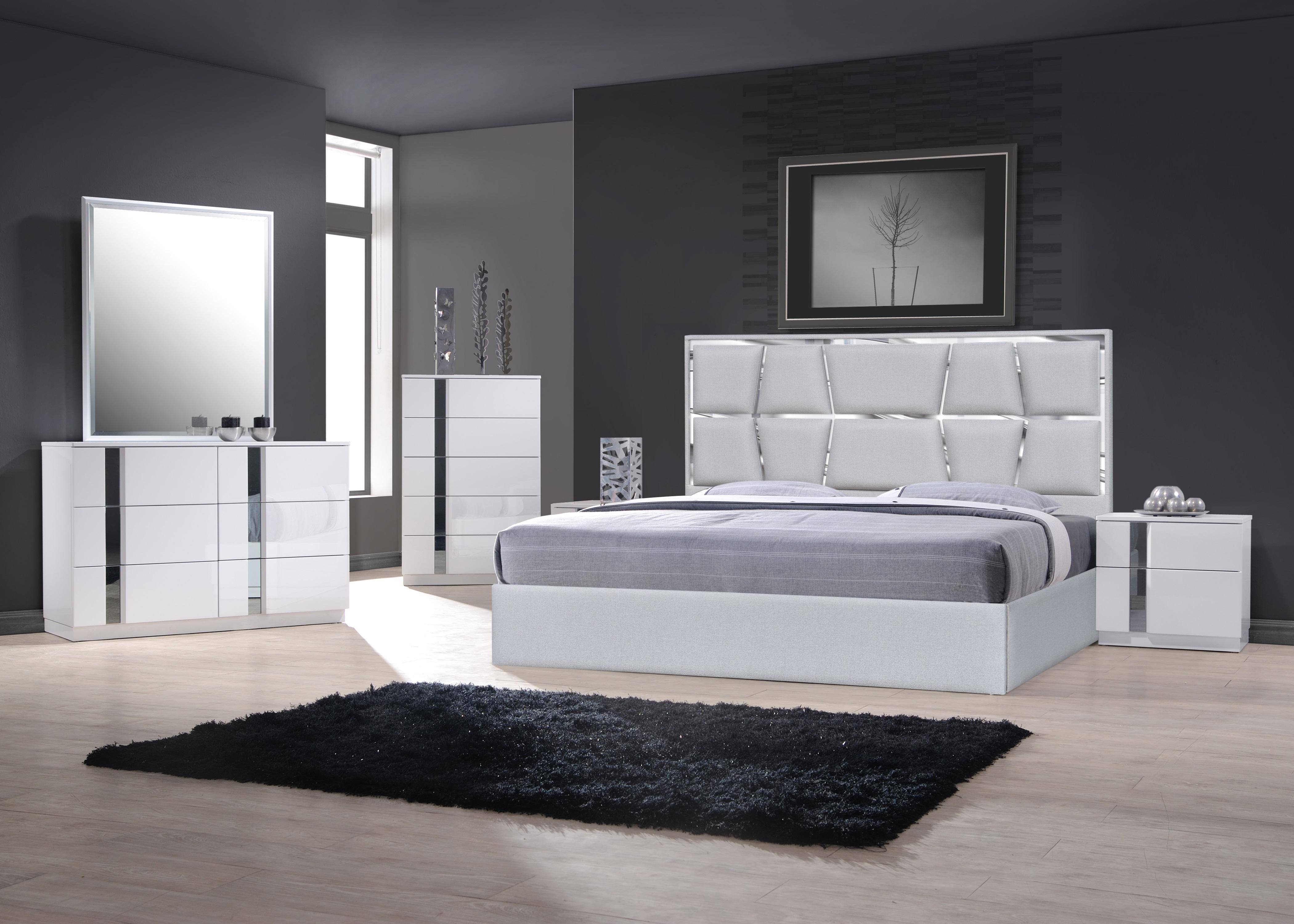 

                    
J&M Furniture Degas Platform Bed Light Gray Fabric Purchase 
