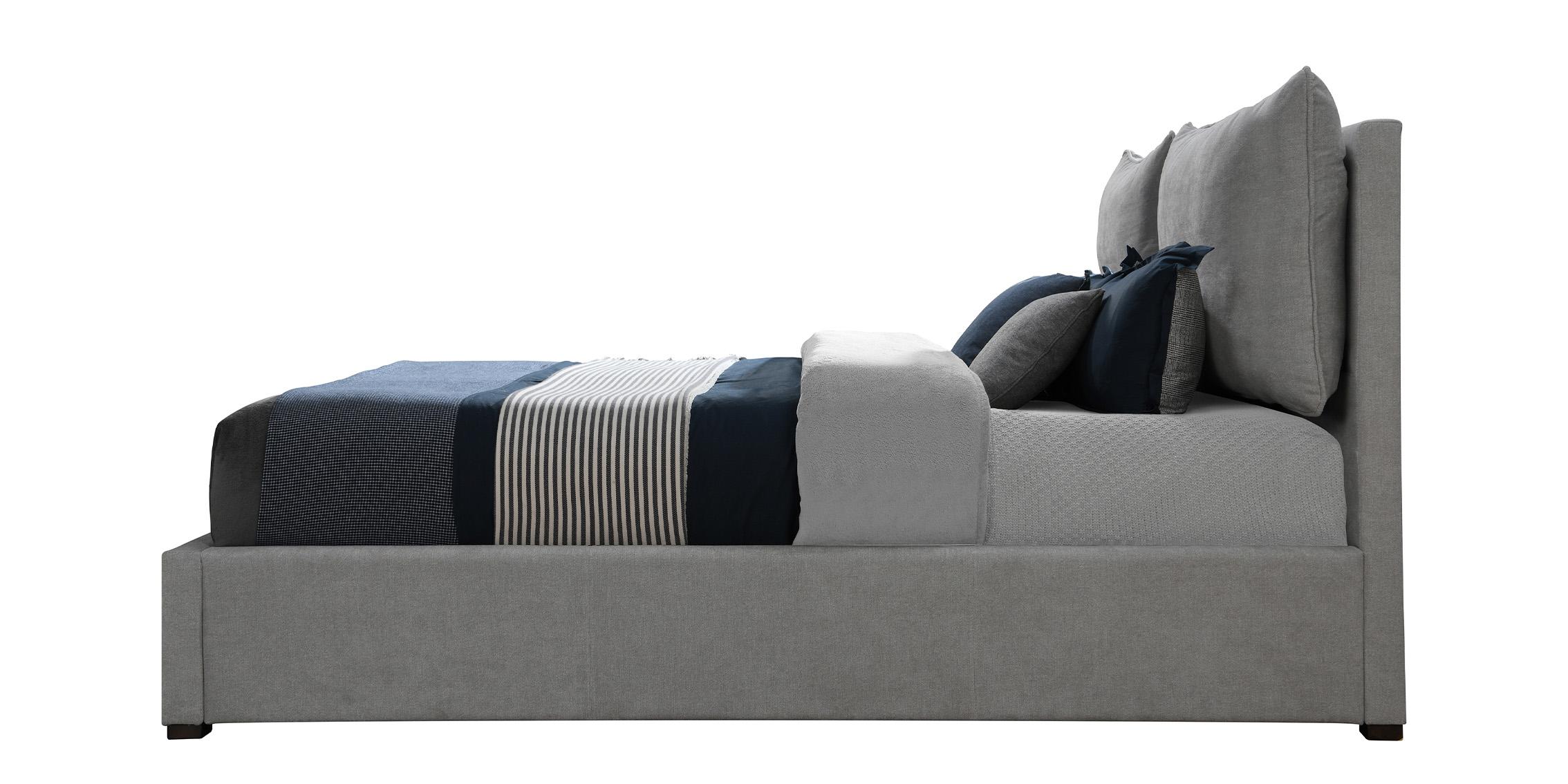 

    
MishaGrey-Q Meridian Furniture Platform Bed
