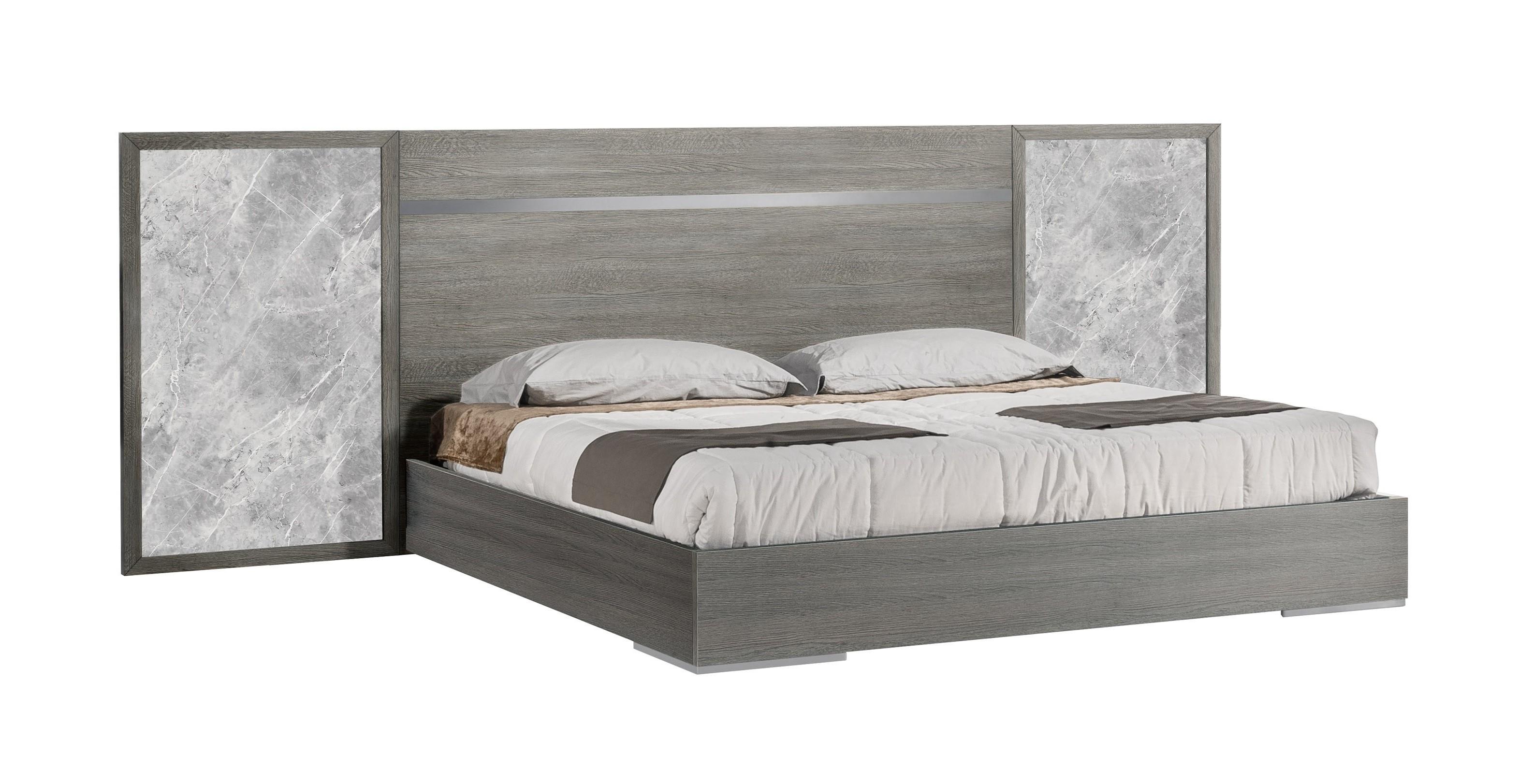 

    
Light Grey Oak Marble Look King Panel Bed by J&M Furniture Victoria 18699
