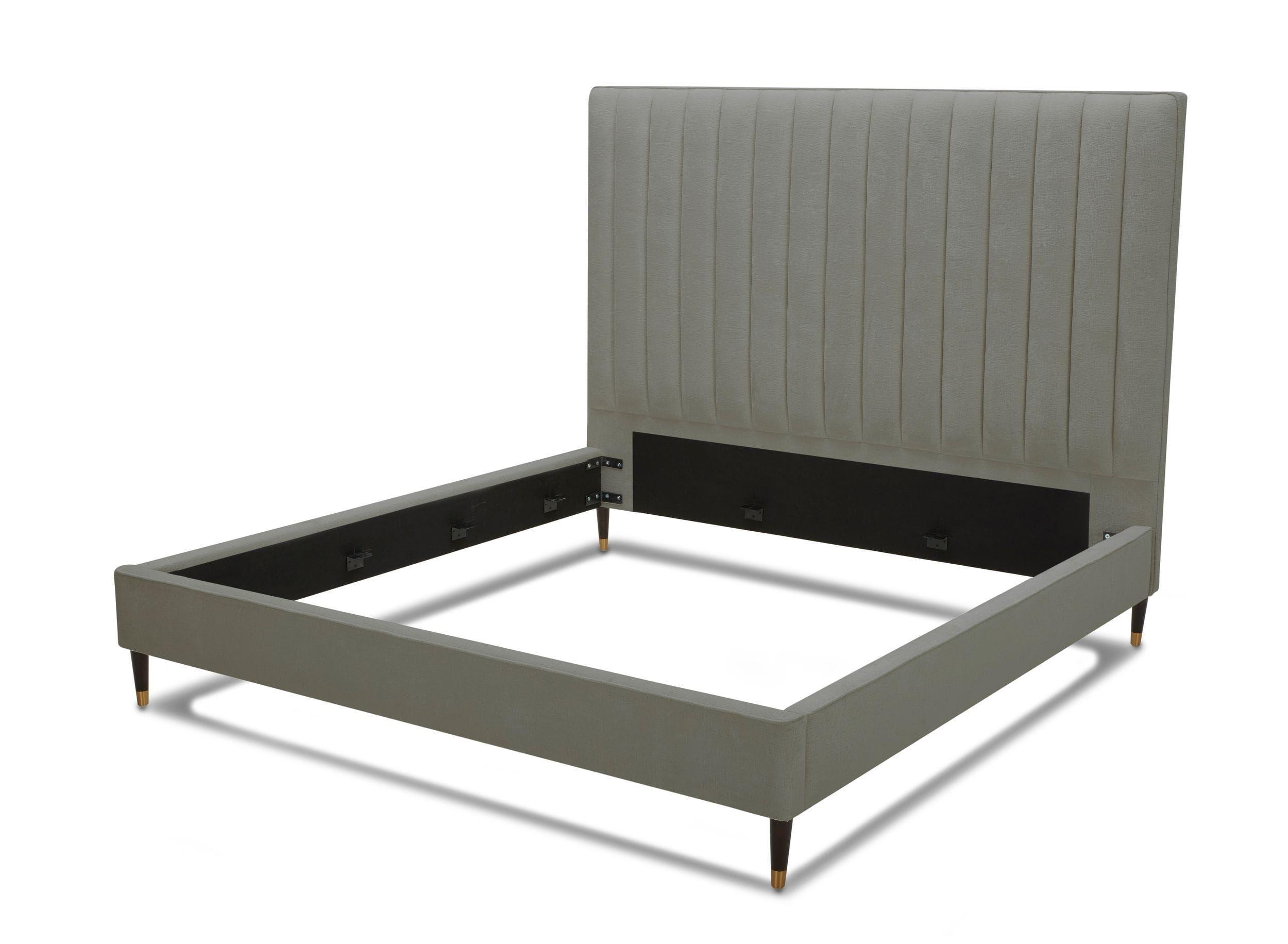

    
Light Grey Velvet King Size Panel Bed by VIG Modrest Hemlock

