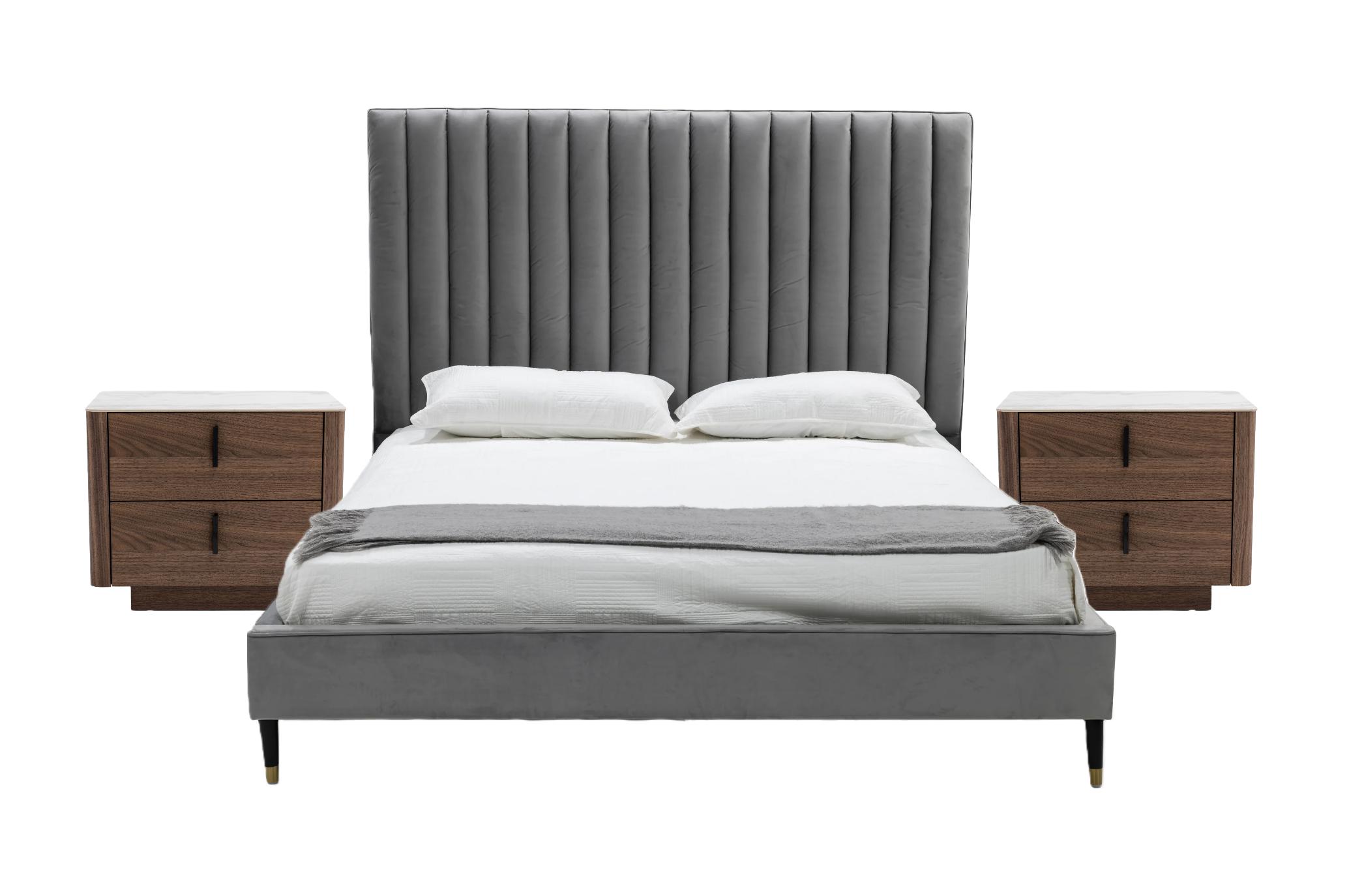 

    
Light Grey Velvet King Size Panel Bedroom Set by VIG Modrest Hemlock
