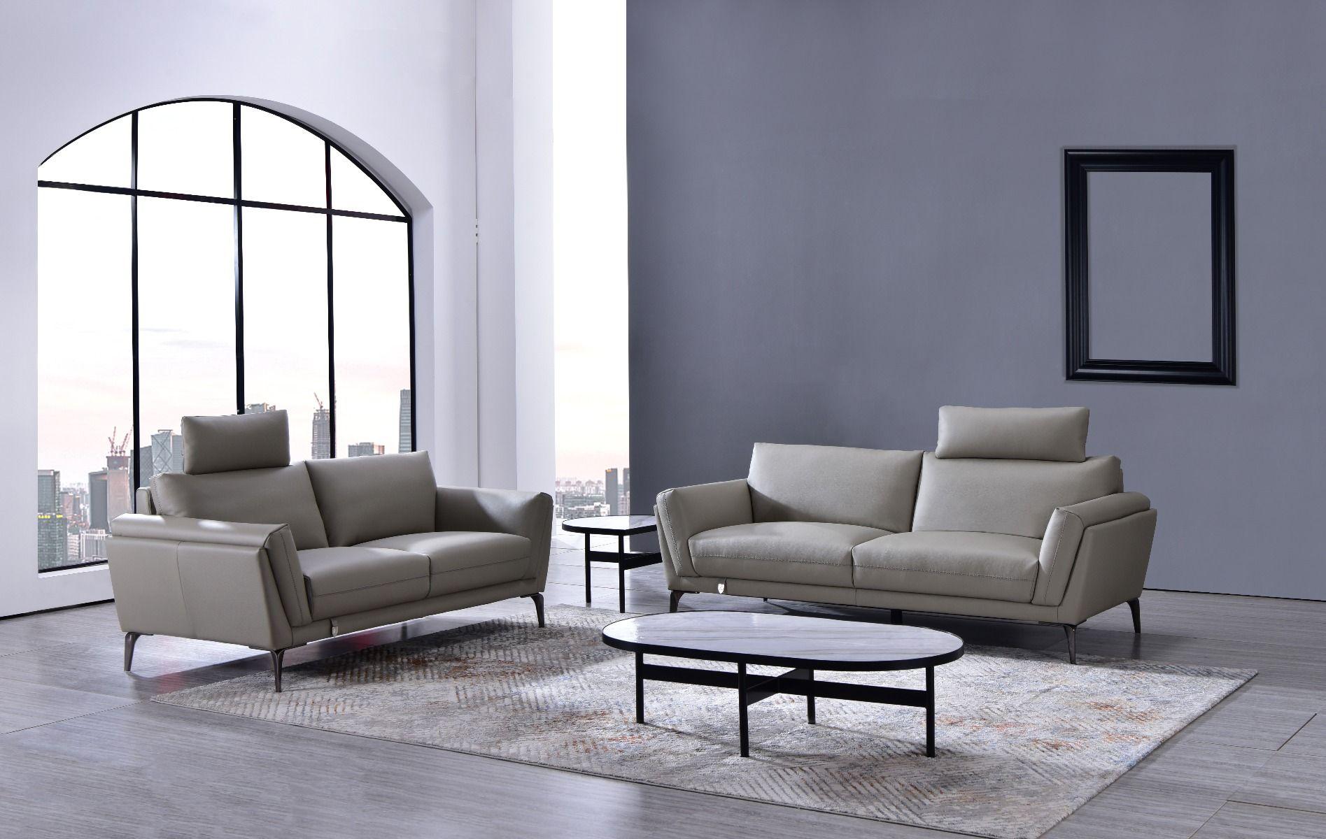 

    
American Eagle Furniture EK1300-LT Sofa Tan EK1300-LT-SF
