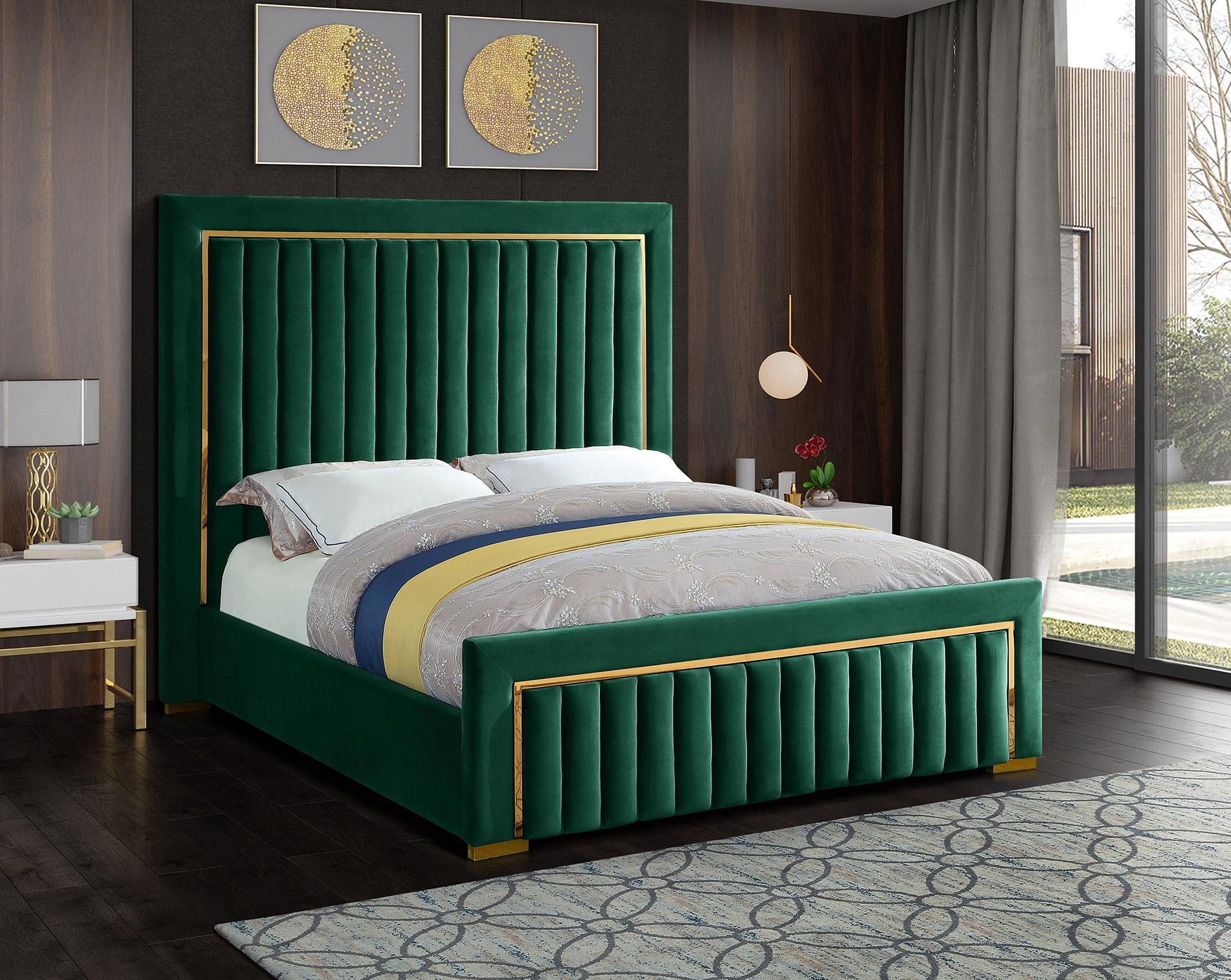

    
Luxurious Green Velvet & Gold Metal Queen Bed DOLCE Meridian Contemporary
