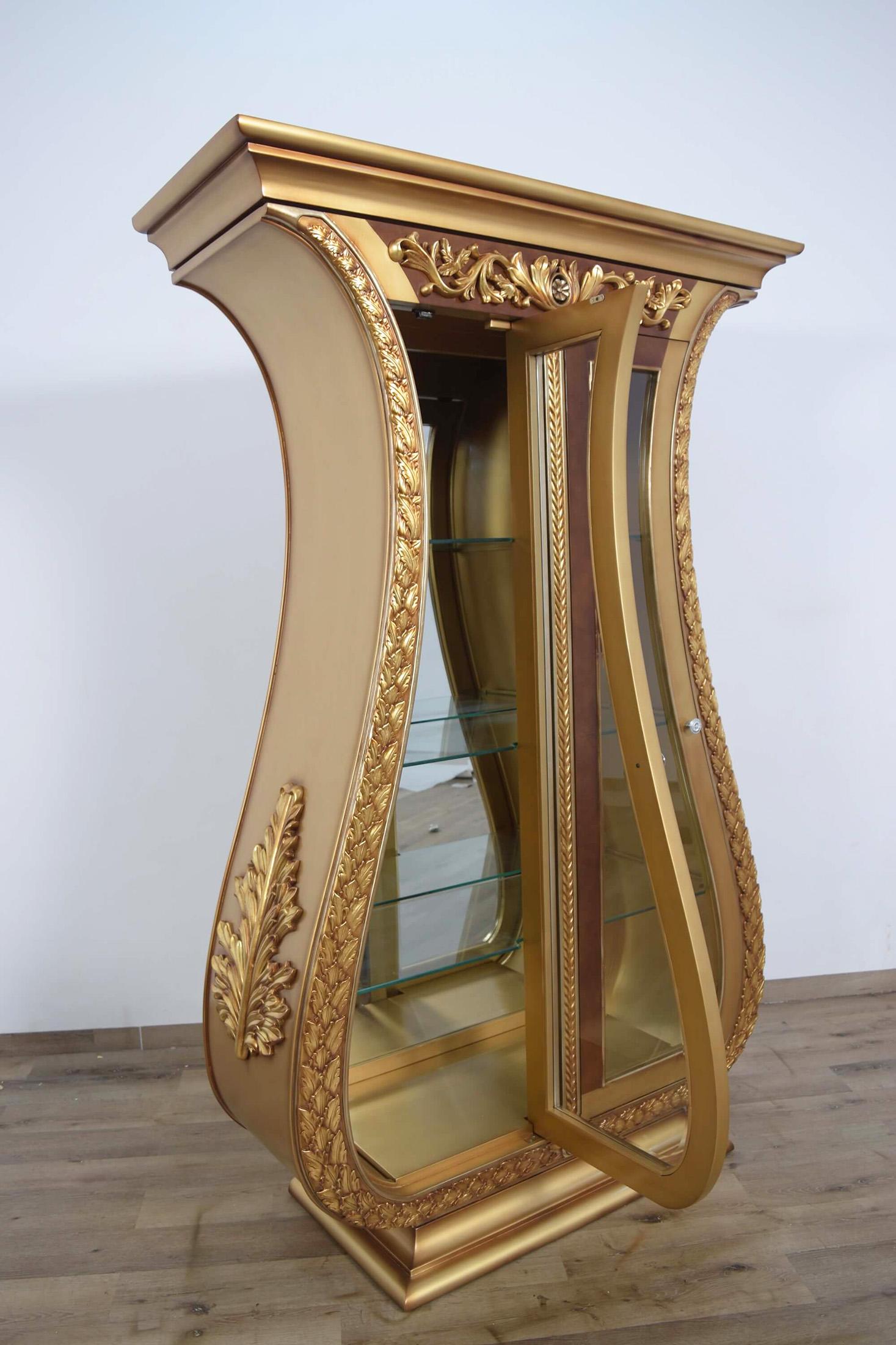 

    
EUROPEAN FURNITURE MAGGIOLINI Curio Cabinet Antique/Gold 51955-CB
