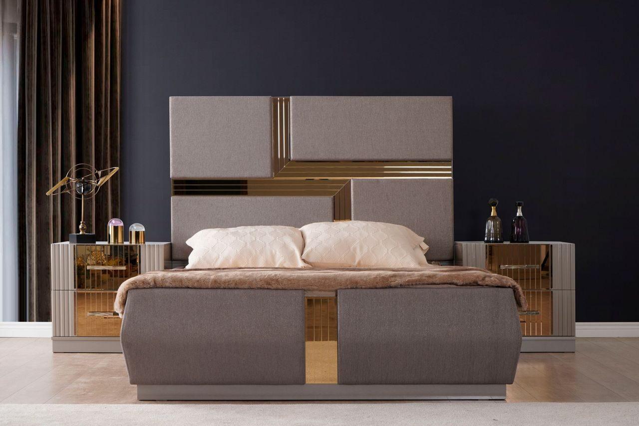 

    
Luxury Beige & Gold Fabric King Bedroom Set 4P LORENZO Galaxy Home Contemporary
