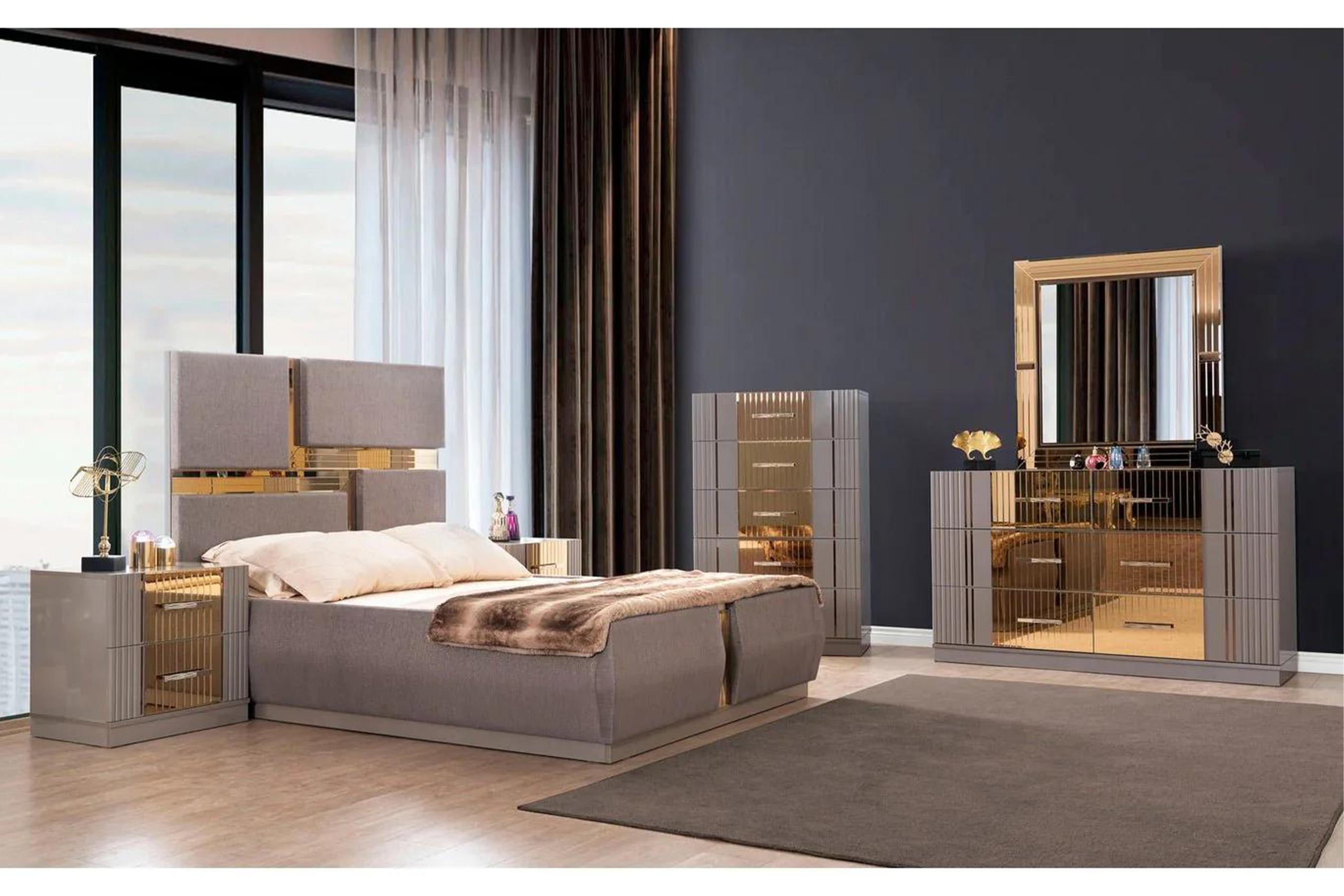 

    
Luxury Beige & Gold Fabric King Bedroom Set 5Pc LORENZO Galaxy Home Contemporary
