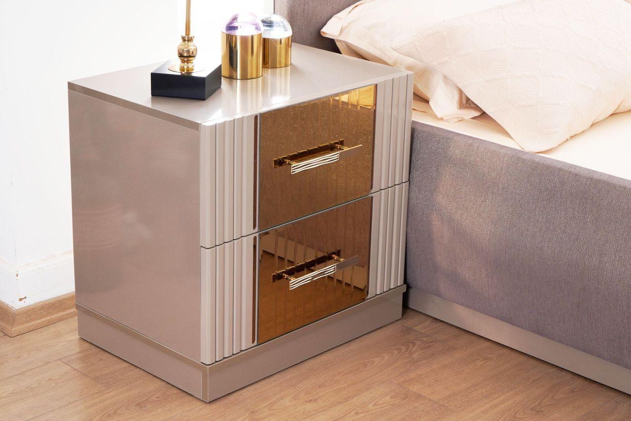 

        
Galaxy Home Furniture LORENZO Platform Bedroom Set Gold/Beige  698781352540
