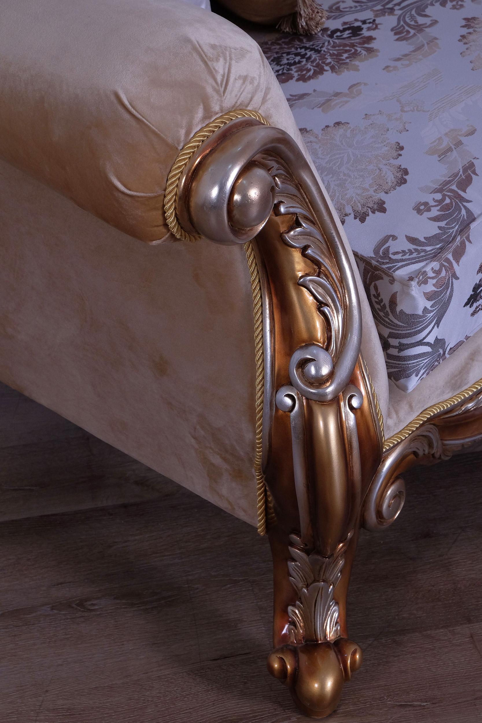 

    
38996-S Luxury Black & Gold Wood Trim TIZIANO II Sofa EUROPEAN FURNITURE Traditional
