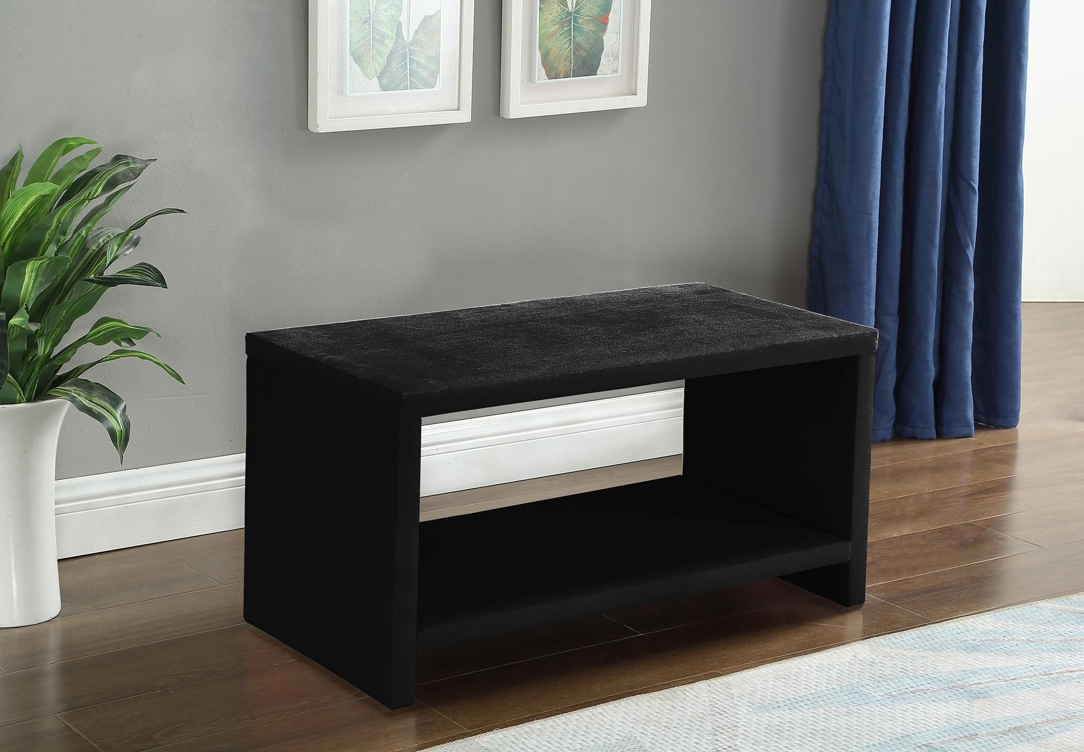 

    
CleoBlack-K-Set-3 Meridian Furniture Platform Bedroom Set
