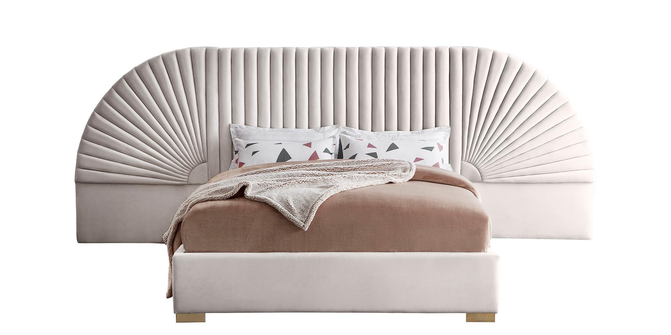 

        
Meridian Furniture CLEO Cream-Q Platform Bedroom Set Cream Velvet 753359802879
