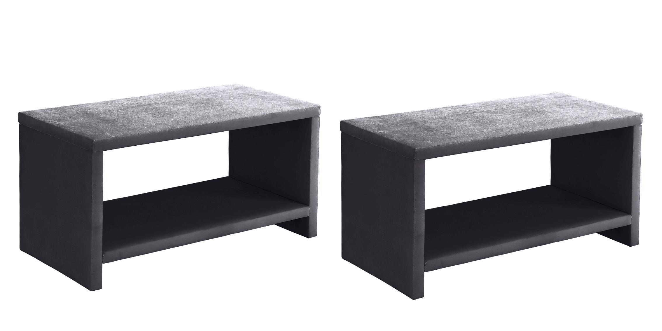 

        
Meridian Furniture CLEO Grey-K Platform Bedroom Set Gray Velvet 753359802947
