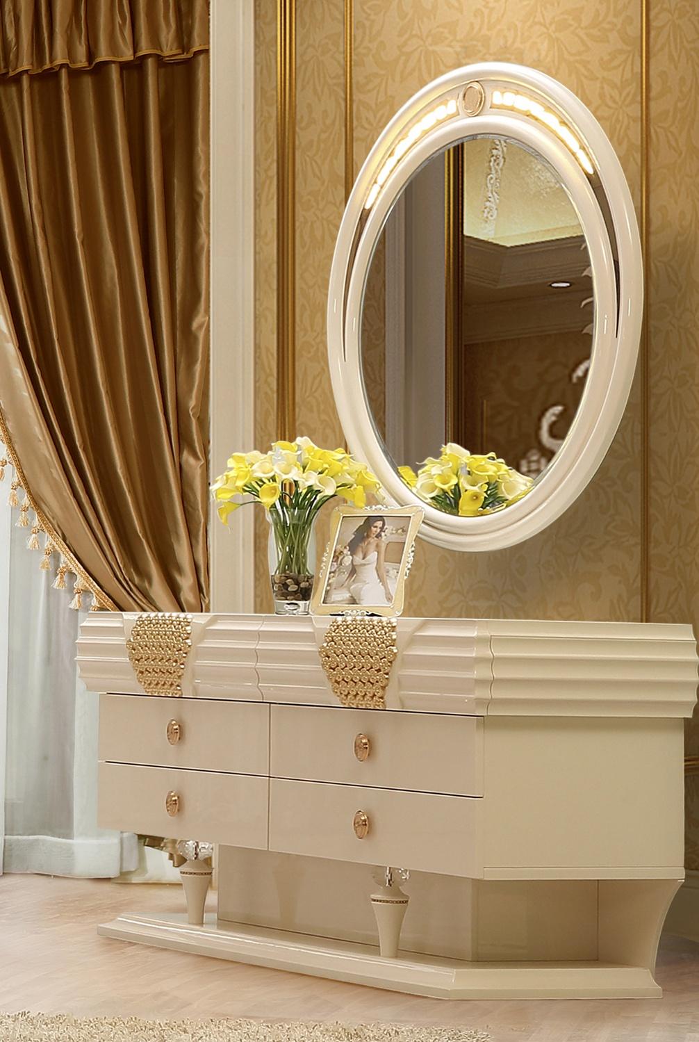 

    
Homey Design Furniture HD-901 Sleigh Bedroom Set Cream/White HD-901-BSET5-EK
