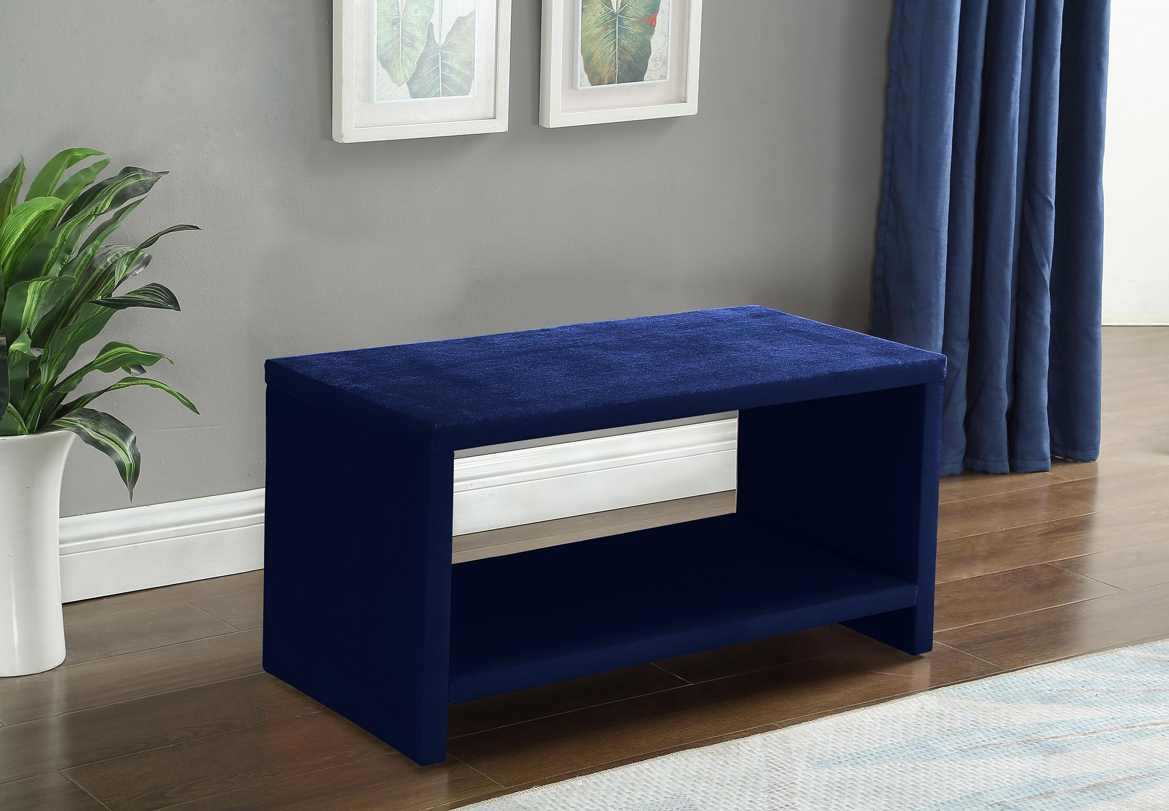 

    
CleoNavy-K-Set-3 Meridian Furniture Platform Bedroom Set
