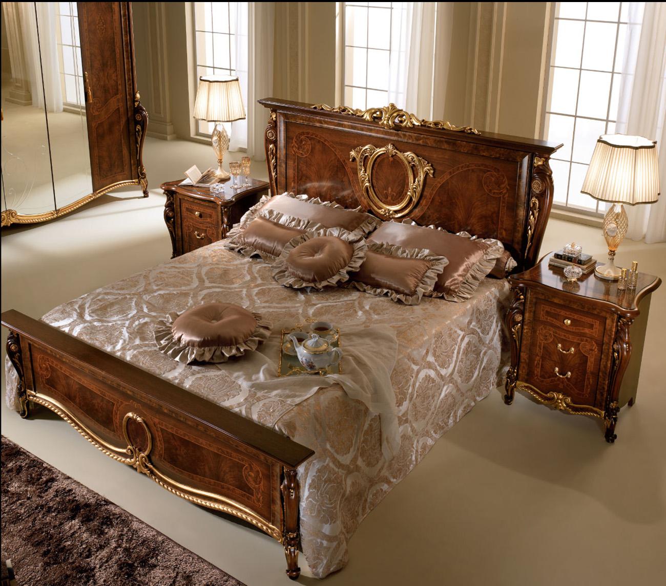 

    
Luxury Walnut Glossy Donatello Night Queen Bed Carved Wood Made in Italy ESF
