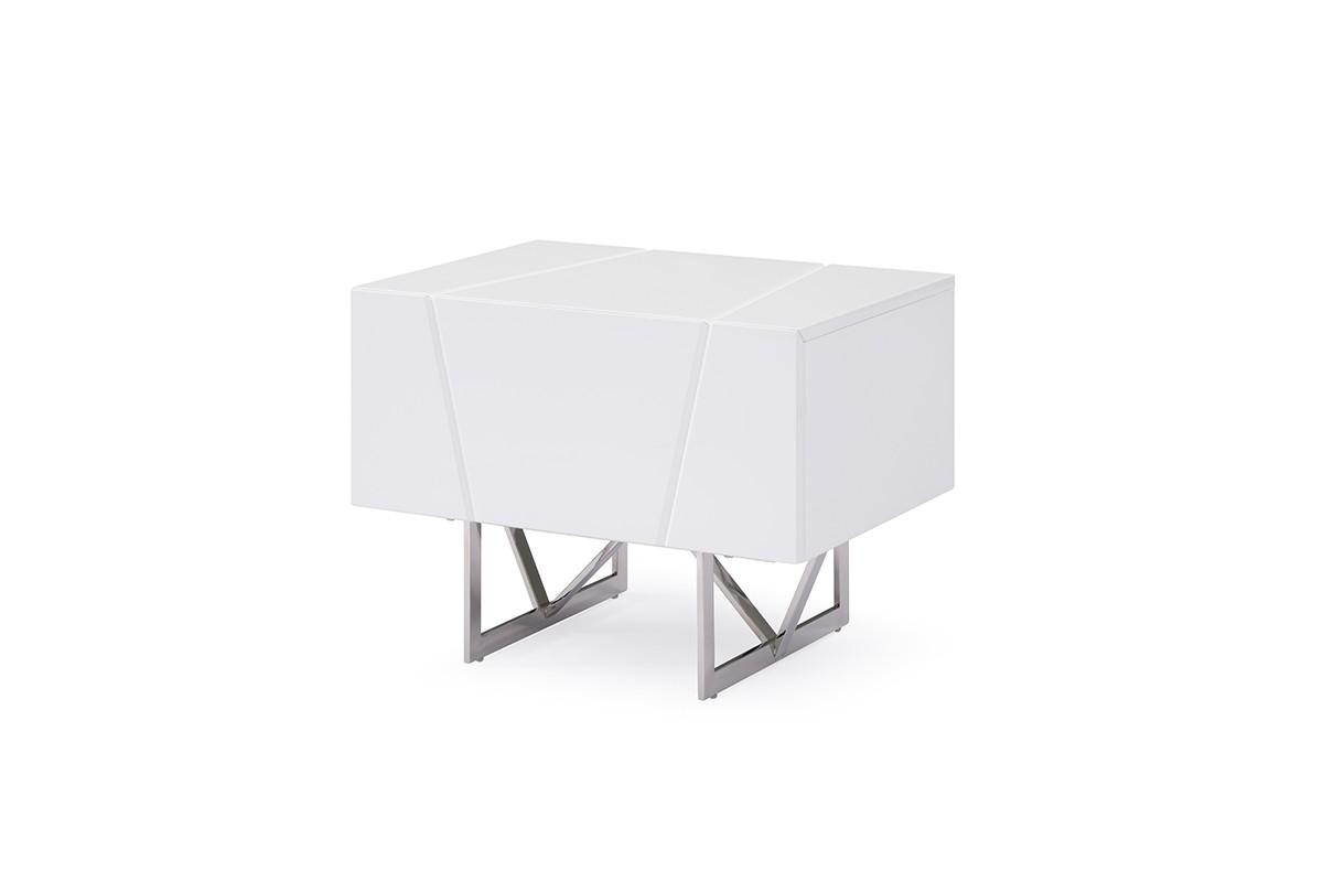 

    
 Shop  White Faux Leather Marisol Platform QUEEN Bedroom Set 3Pcs Contemporary Modern
