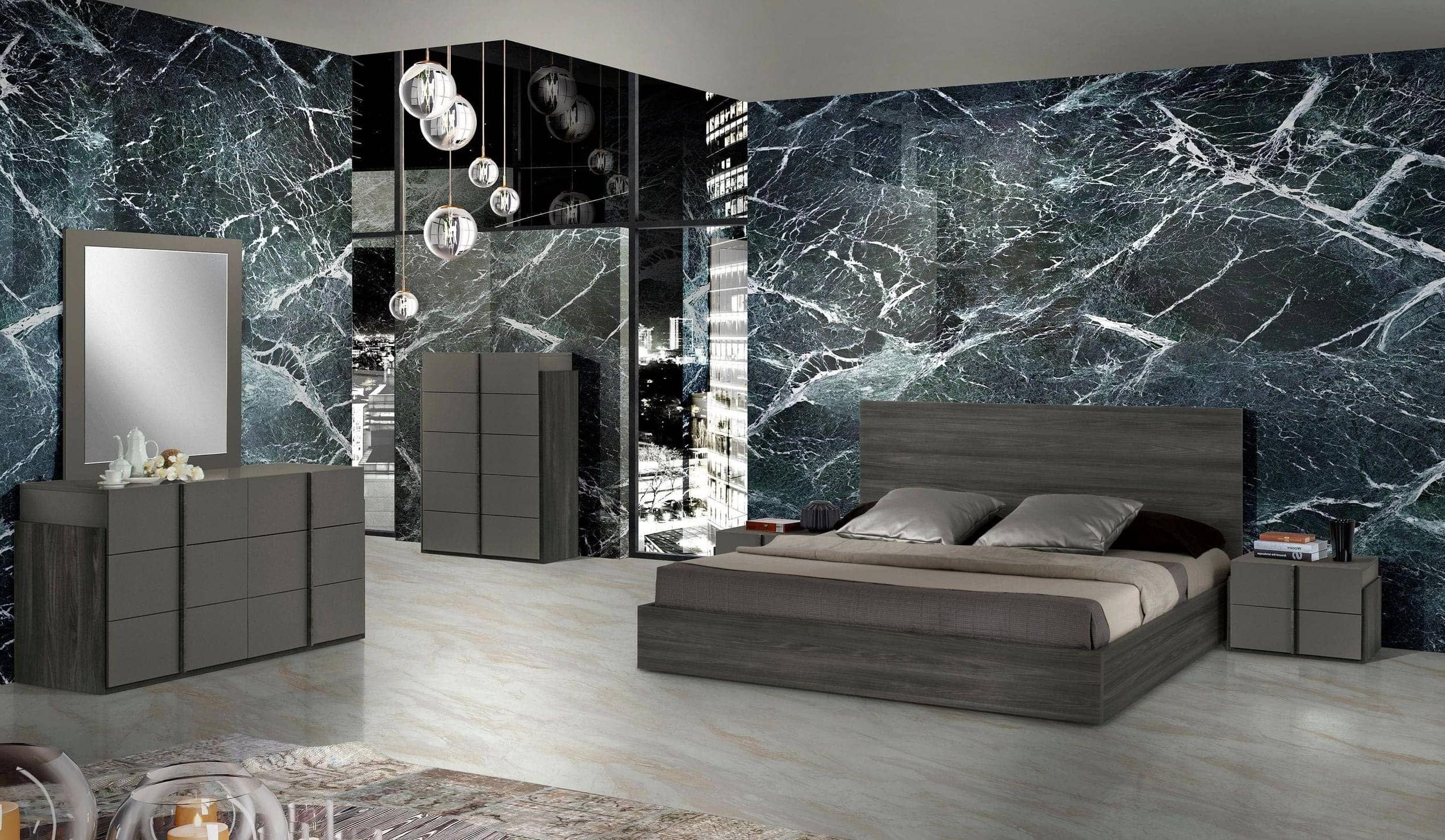 

    
Matte Grey & Elm Grey King Panel Bedroom Set 5Pcs by VIG Nova Domus Lucia
