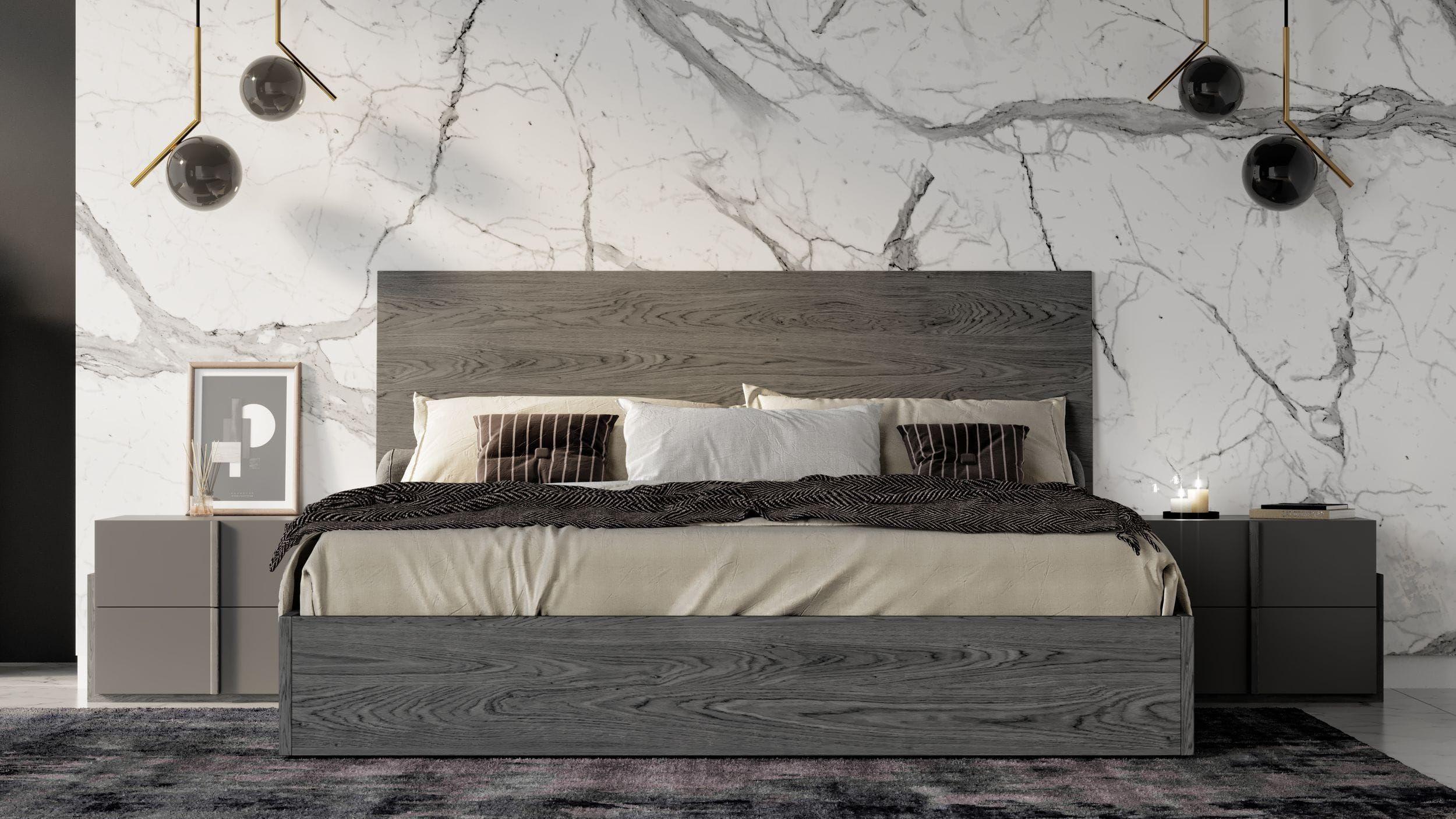 

    
Matte Grey & Elm Grey Queen Panel Bedroom Set 3Pcs by VIG Nova Domus Lucia
