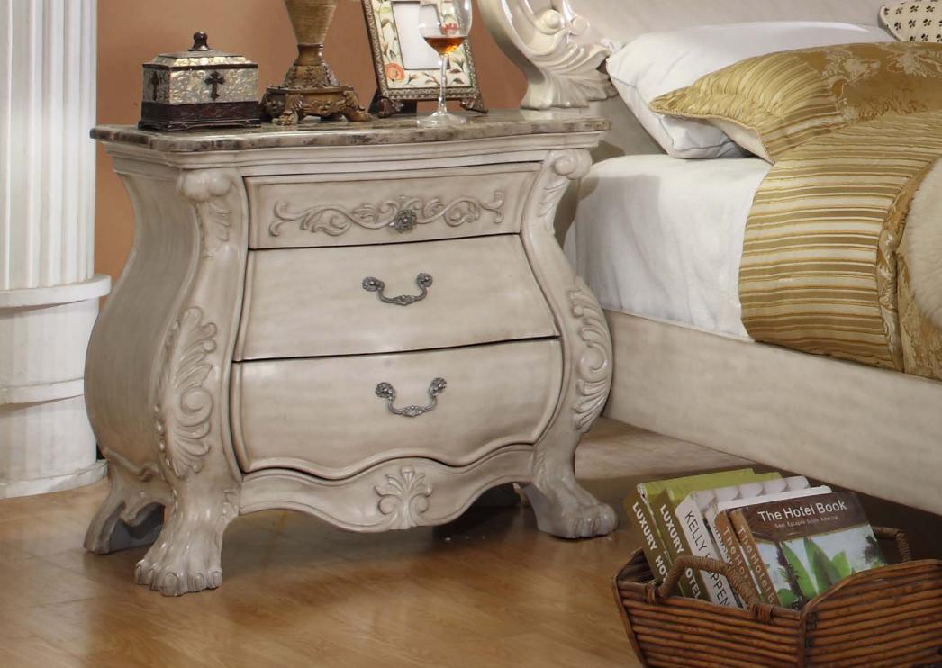 

    
McFerran B1602-Q Victorian  Antique White Queen Bedroom Set 2Pcs Carved Wood
