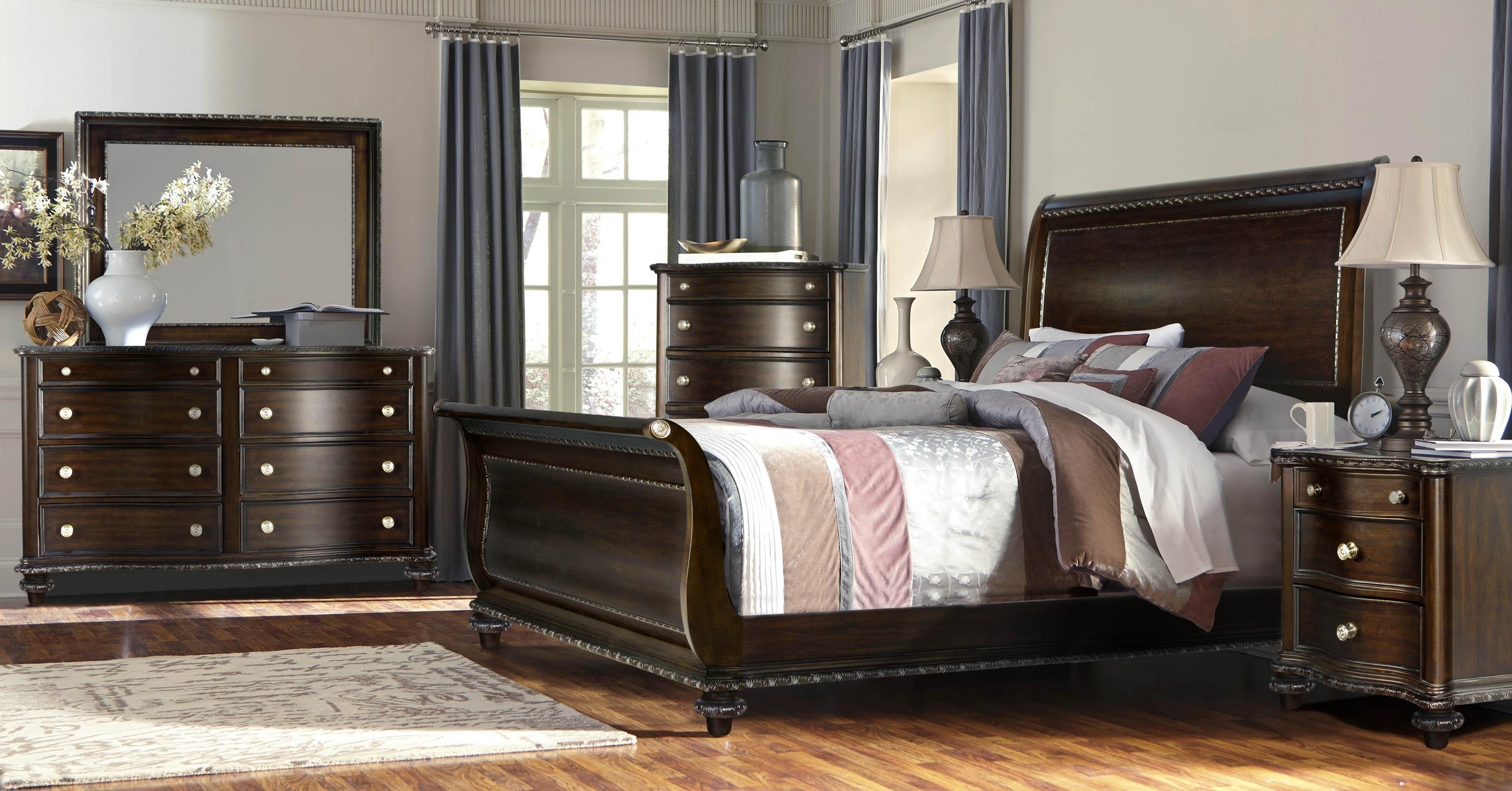 

    
McFerran B195-Q Traditional Dark Walnut Wood Finish Queen Bedroom Set 5Pcs
