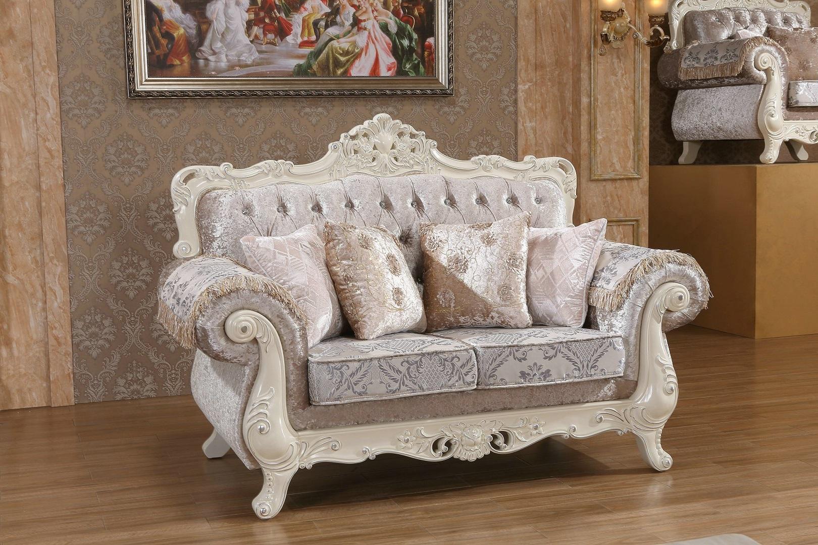 

    
Meridian Furniture 638 Venice Sofa Loveseat and Chair Set SILVER CRYSTAL 638-Venice-Silver Crystal-Set-3
