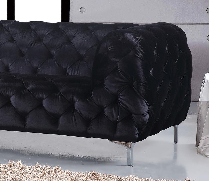 

    
646BL-S Meridian Furniture Sofa
