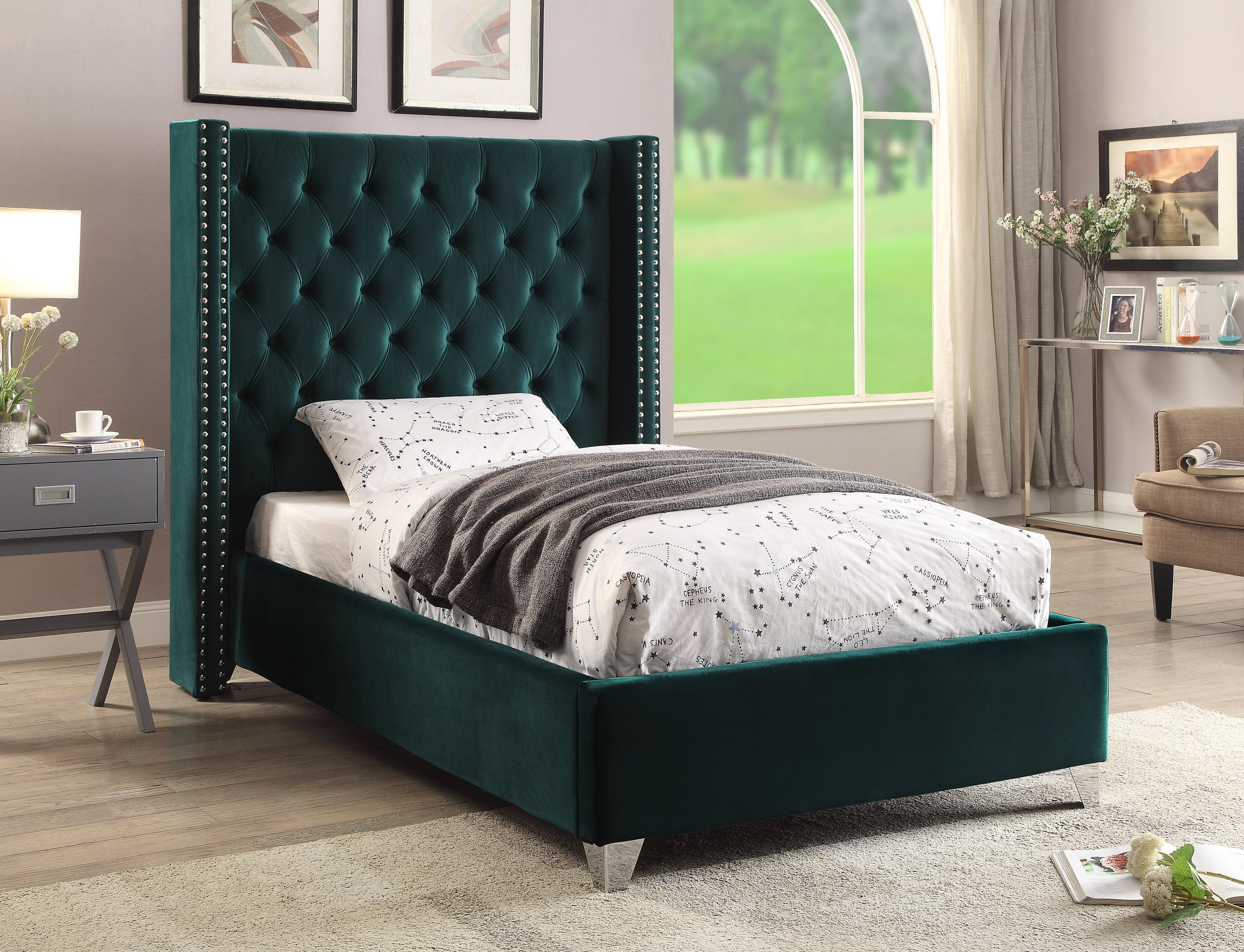 

    
Green Velvet Tufted Twin Bed AidenGreen-T Meridian Contemporary
