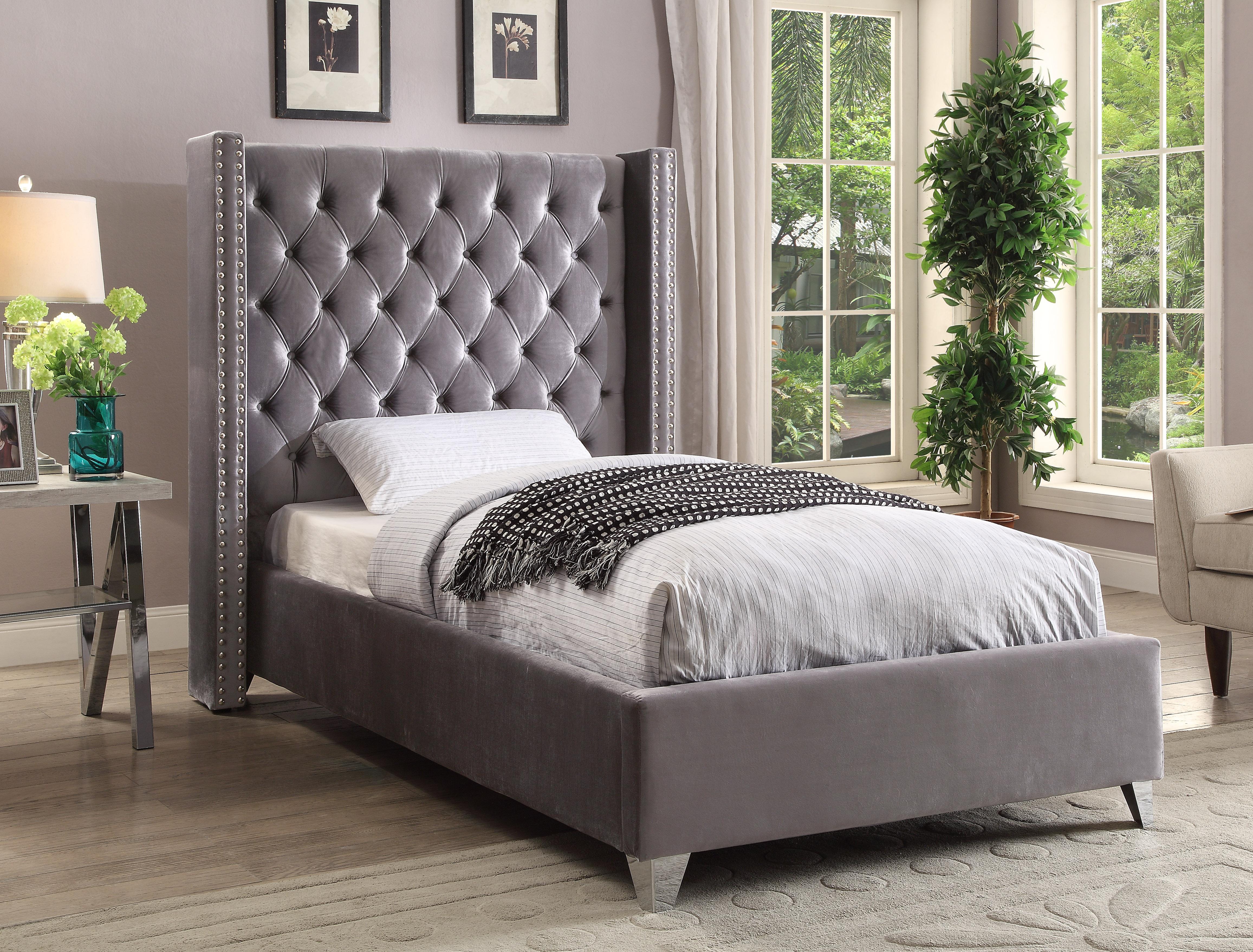 

    
Grey Velvet Tufted Twin Bed AidenGrey-T Meridian Contemporary
