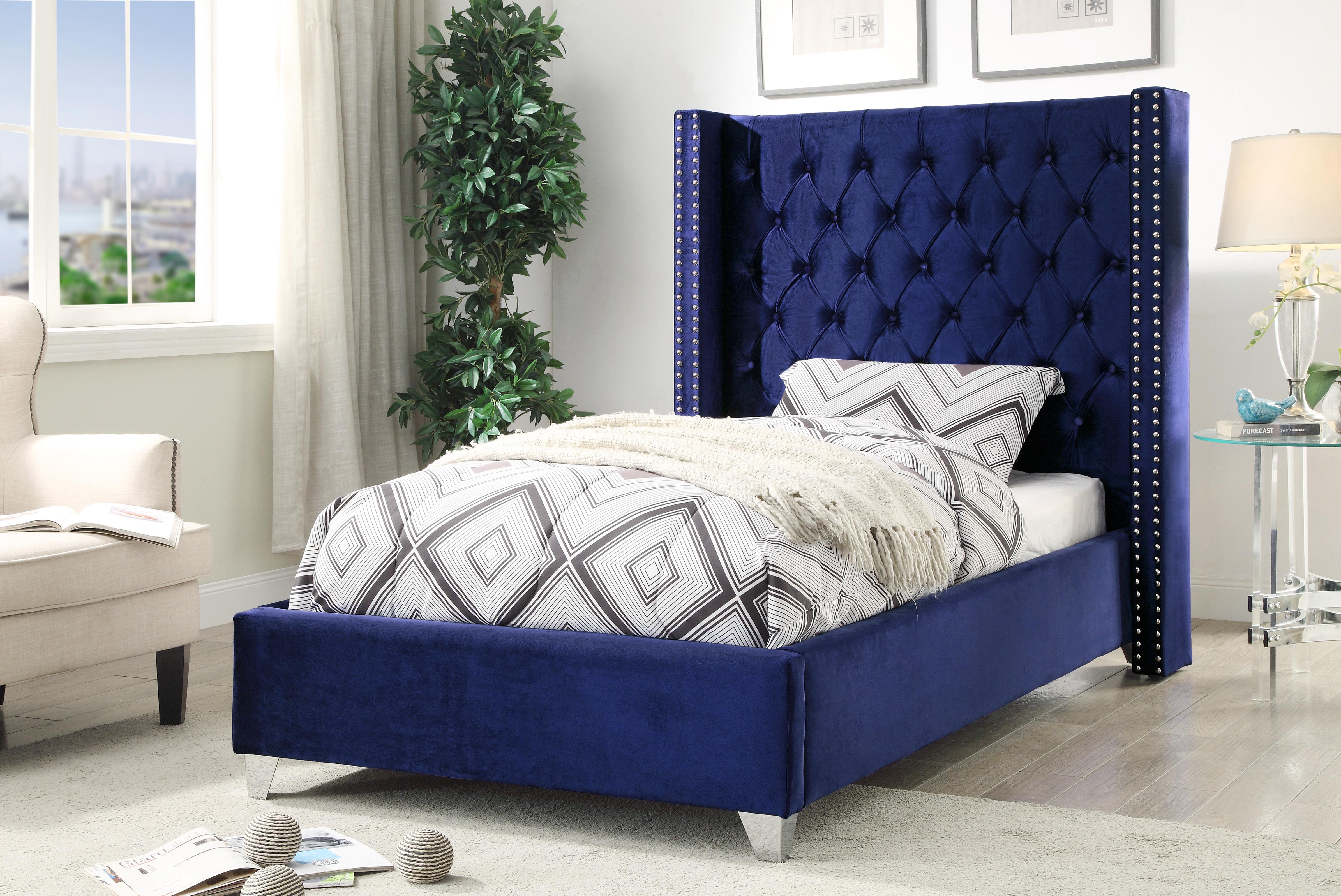 

    
Navy Velvet Tufted Twin Bed AidenNavy-T Meridian Contemporary
