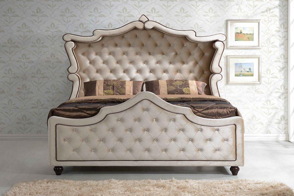 

    
Meridian Furniture Diamond Canopy Bedroom Set Golden Beige Diamond-Canopy-K-Set-3
