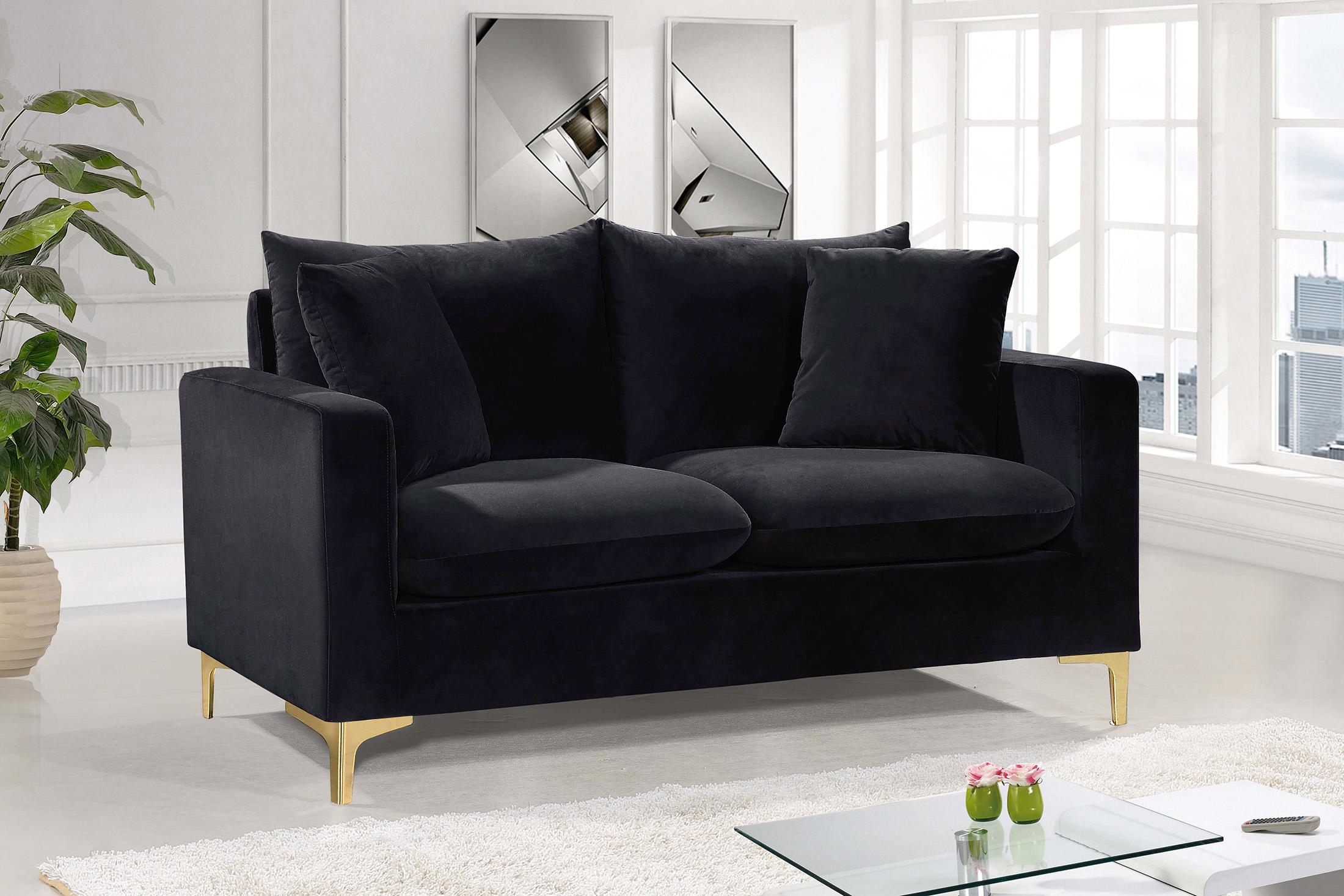 

    
633Black-S-Set-3 Meridian Furniture Sofa Set
