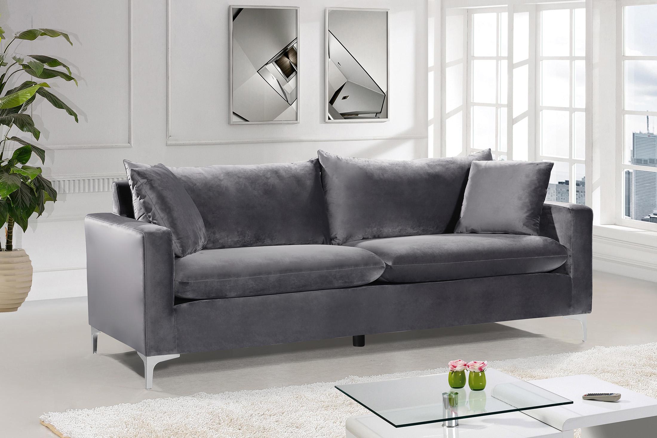 

    
Naomi 633Grey-S-Set-3 Sofa Set
